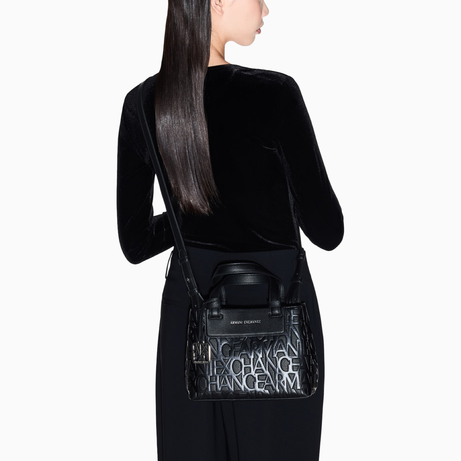 Дамска чанта Armani Exchange Women Handbag XW001576 AF15774 UC001 Model View