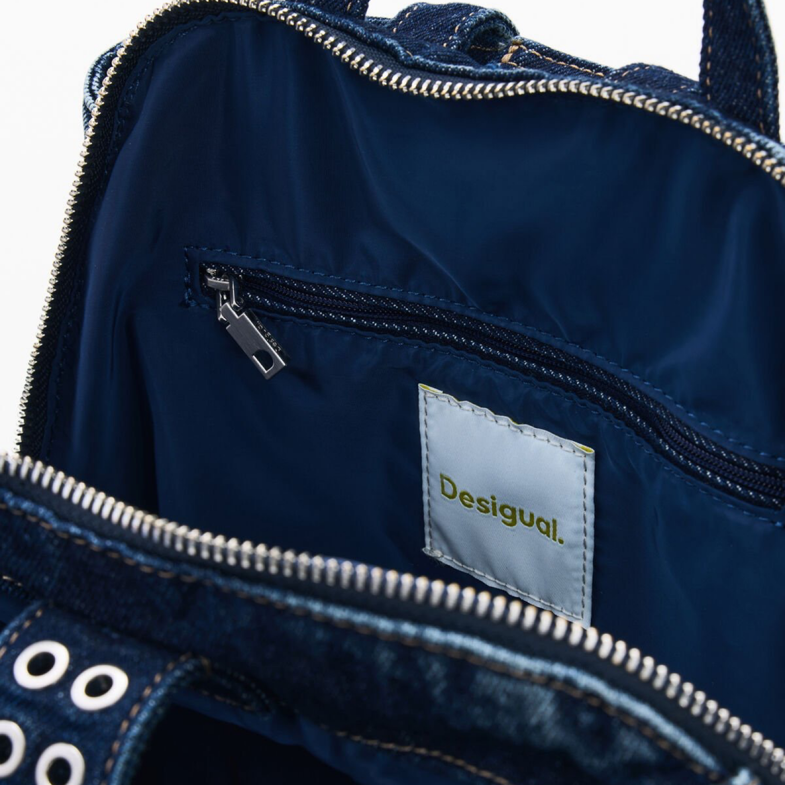 Дамска дънкова раница Desigual Women Denim Rucksack 26SAKD03 5008 Inside View