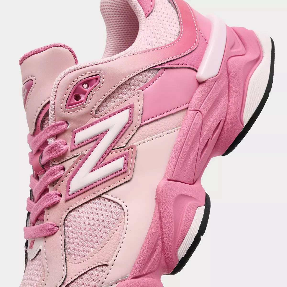 Дамски розови маратонки New Balance 9060 Women Sneakers G90603I0 Close-Up