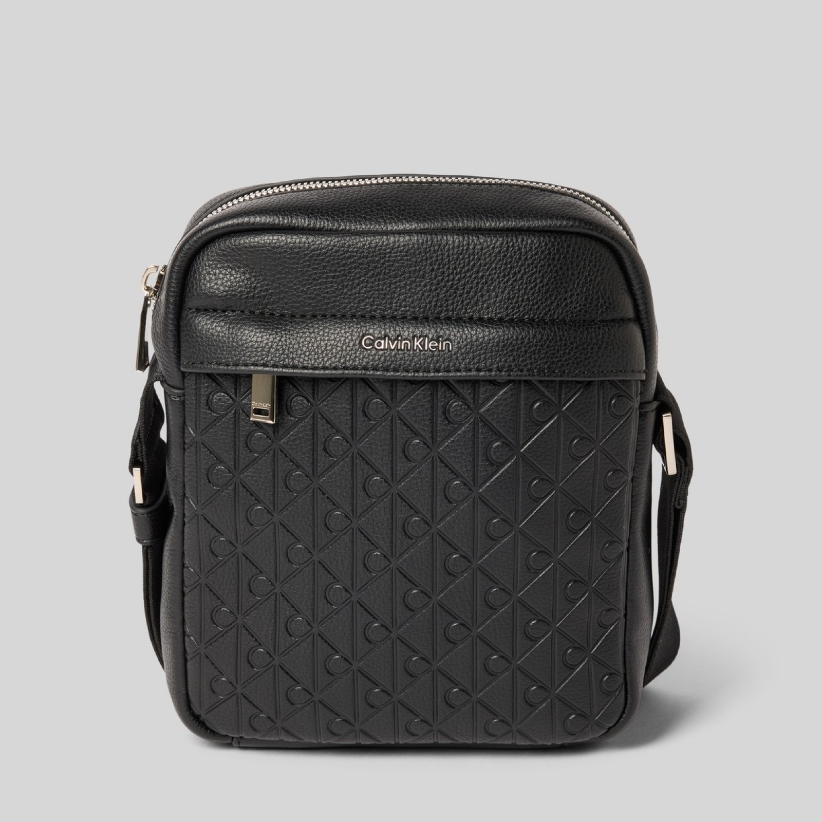 Мъжка чанта Calvin Klein Men Crossbody Bag LV04D3204G UB1 Front View