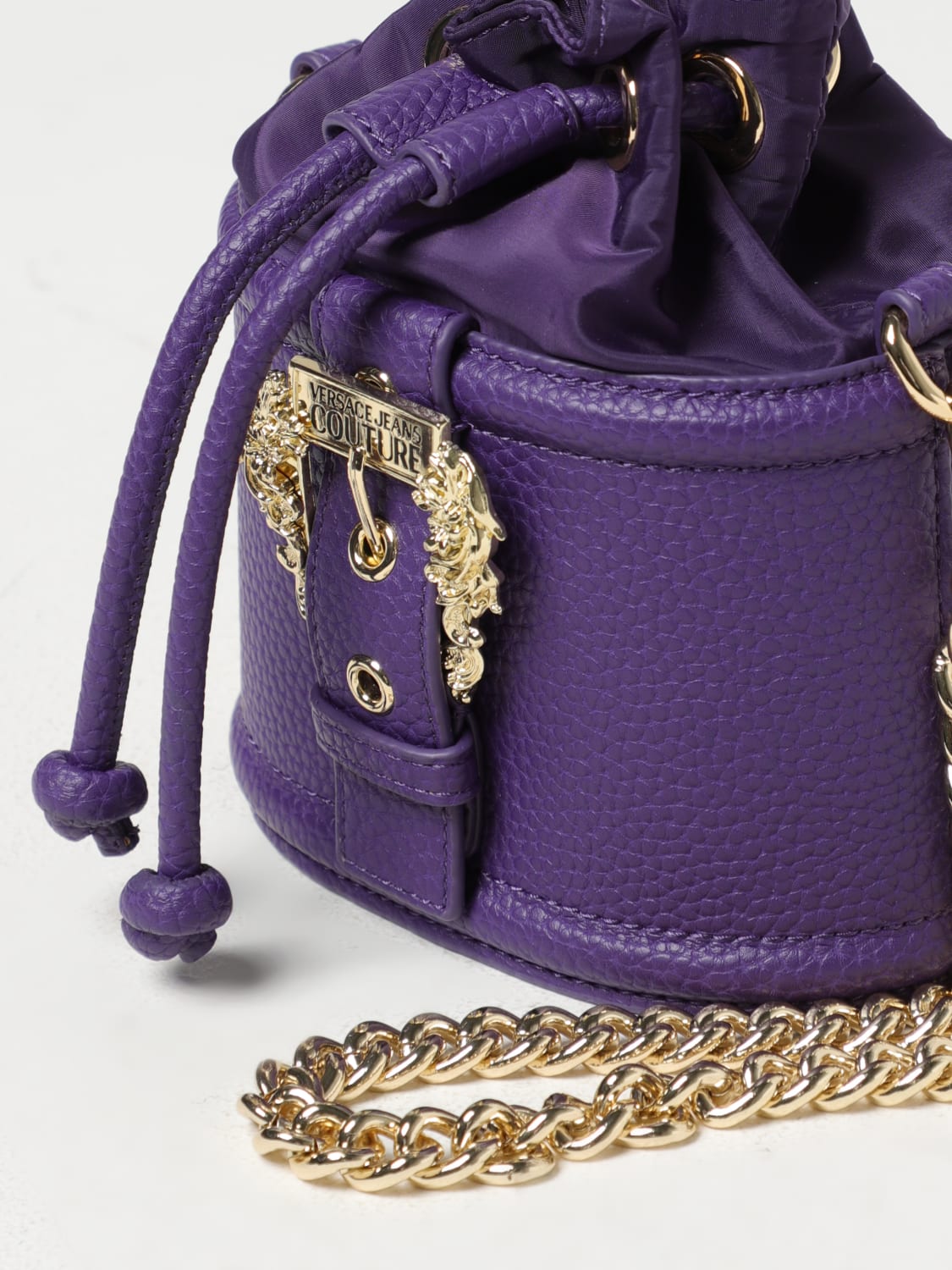 Дамска чанта за през рамо Versace Jeans Couture 75VA4BF3 ZS827 308 кръгла форма в лилаво