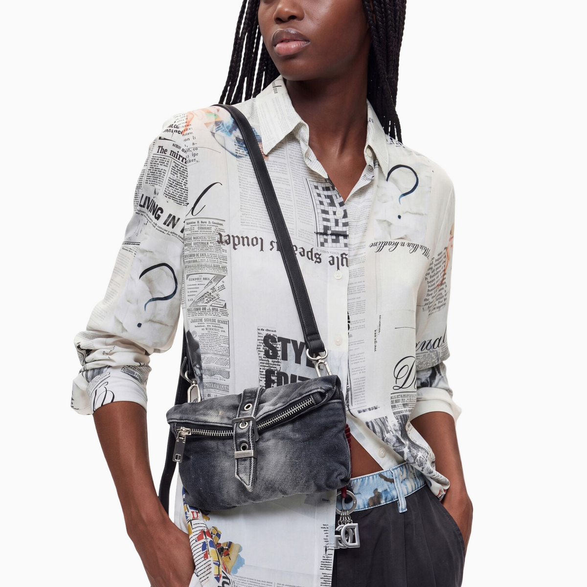 Дамска чанта Desigual Women Bag 26WAYD01 2070 Model View