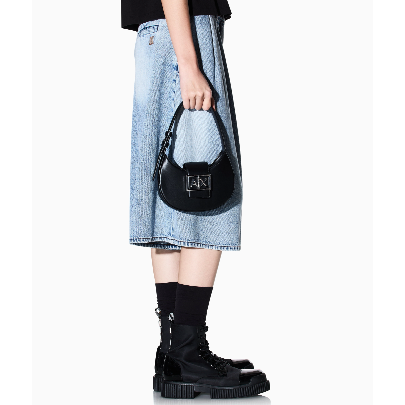 Дамска черна чанта Armani Exchange Women Shoulder Bag XW002566 AF12039 UC001 Hand View