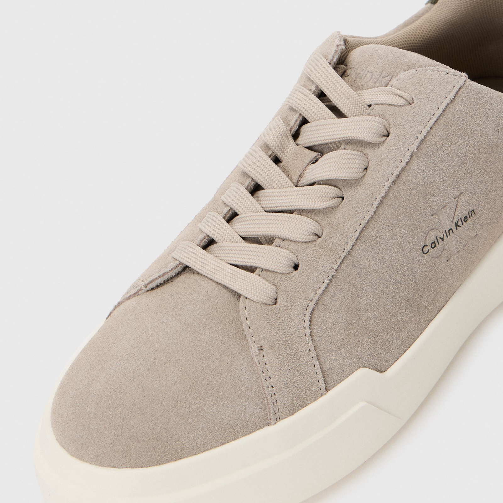 Мъжки бежови кецове Calvin Klein Jeans Men Sneakers YM0YM01453 Close-Up