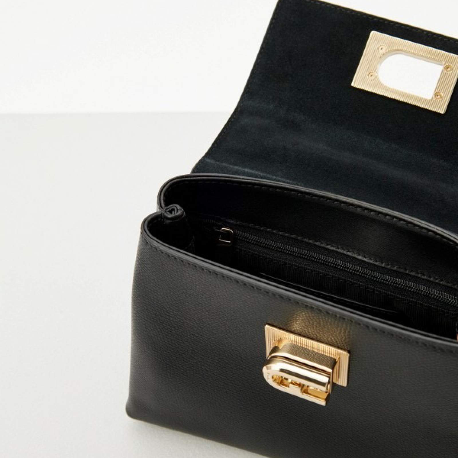 Дамска чанта Furla 1927 Top Handle Mini WB00109 ARE000 1007 Inside View