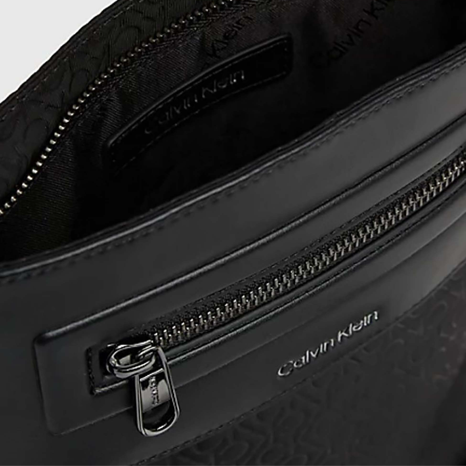 Мъжка чанта Men’s crossbody bag Calvin Klein K50K510823 Black Close-Up