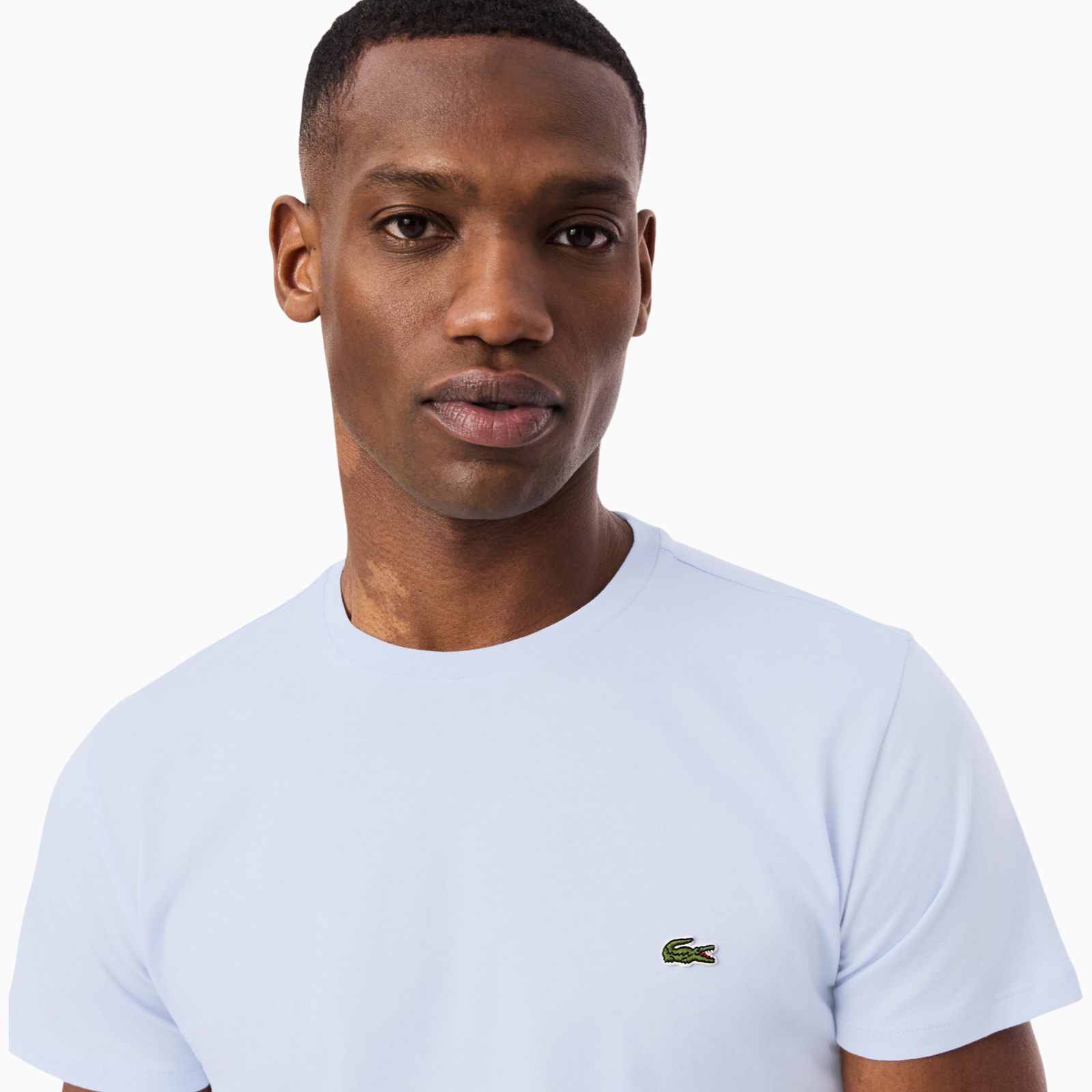 Мъжка светло синя тениска Lacoste Men T-shirt TH6709-00-J2G Close-Up