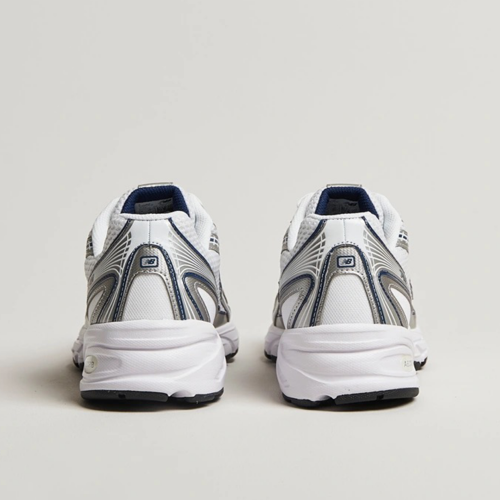 Дамски маратонки New Balance 740 Women Sneakers Heel View