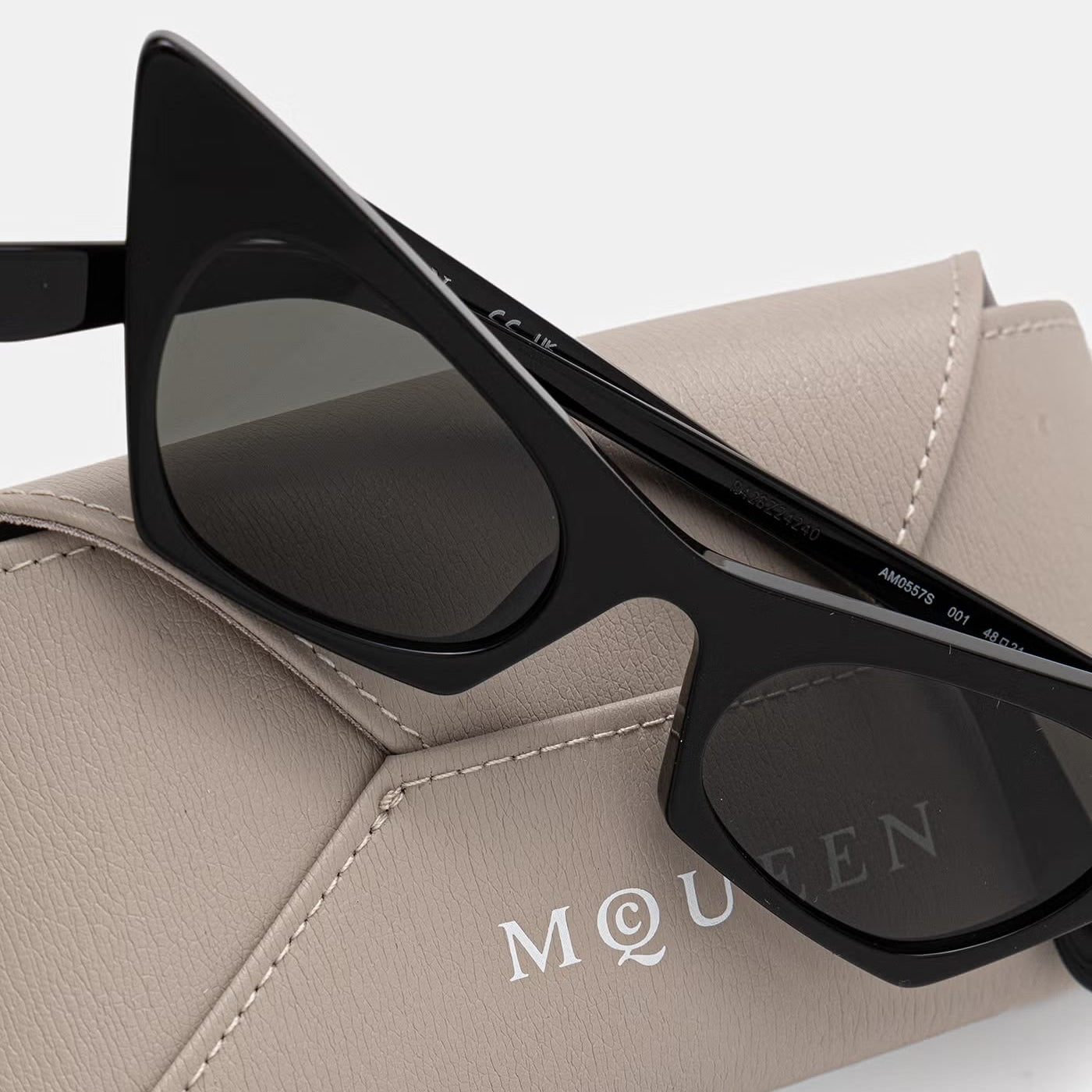 Alexander McQueen дамски слънчеви очила