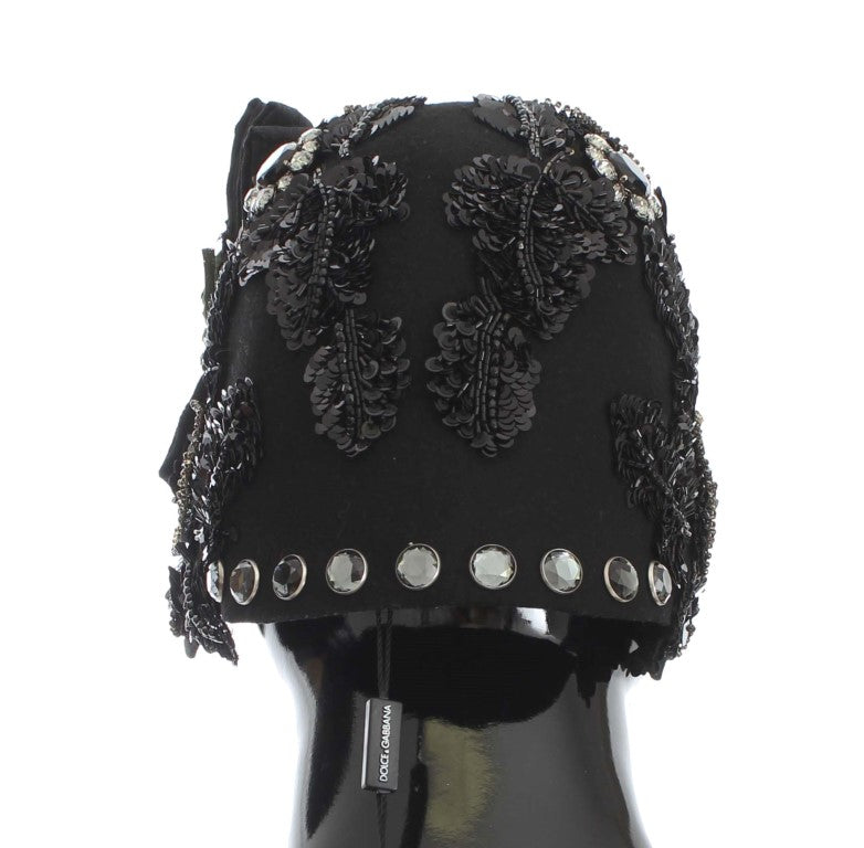 Елегантна черна клош шапка, украсена с кристали Dolce & Gabbana