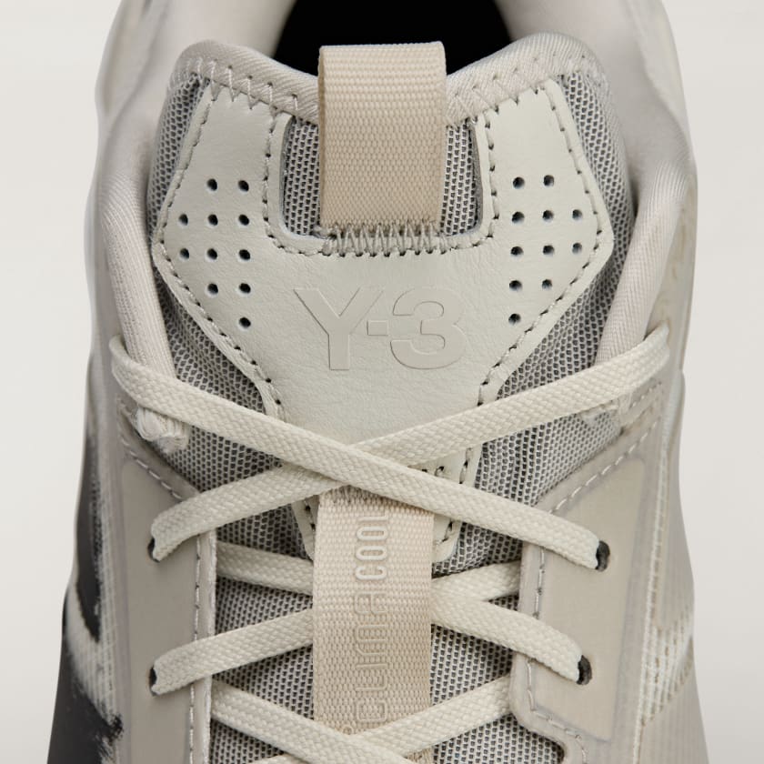 Мъжки маратонки Men’s sneakers Y-3 Adizero Ubersonic 5 JP7719 Orbit Grey close-up logo view