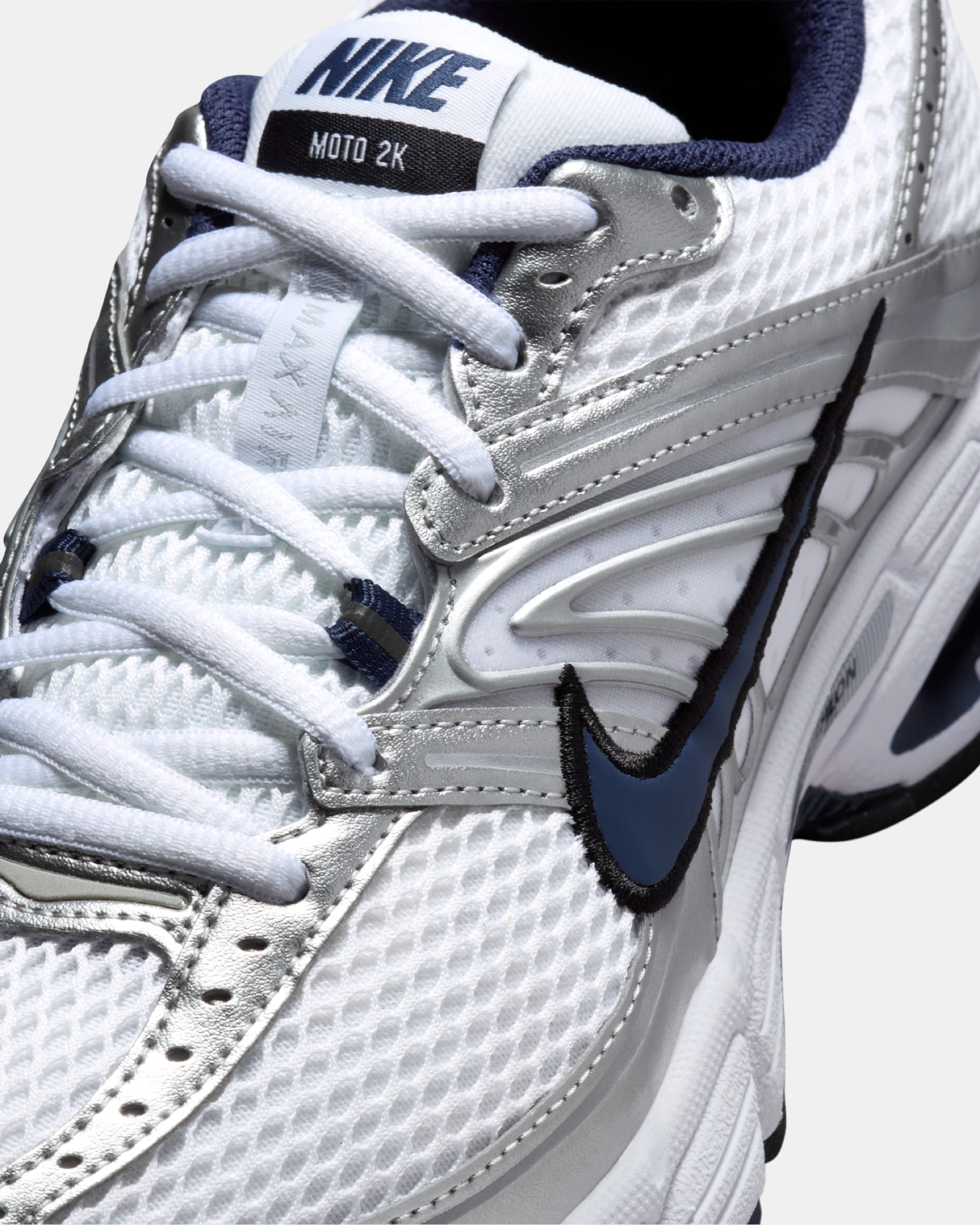 Дамски маратонки Nike Air Max Moto 2K Women Sneakers HQ2056-104 Close-Up