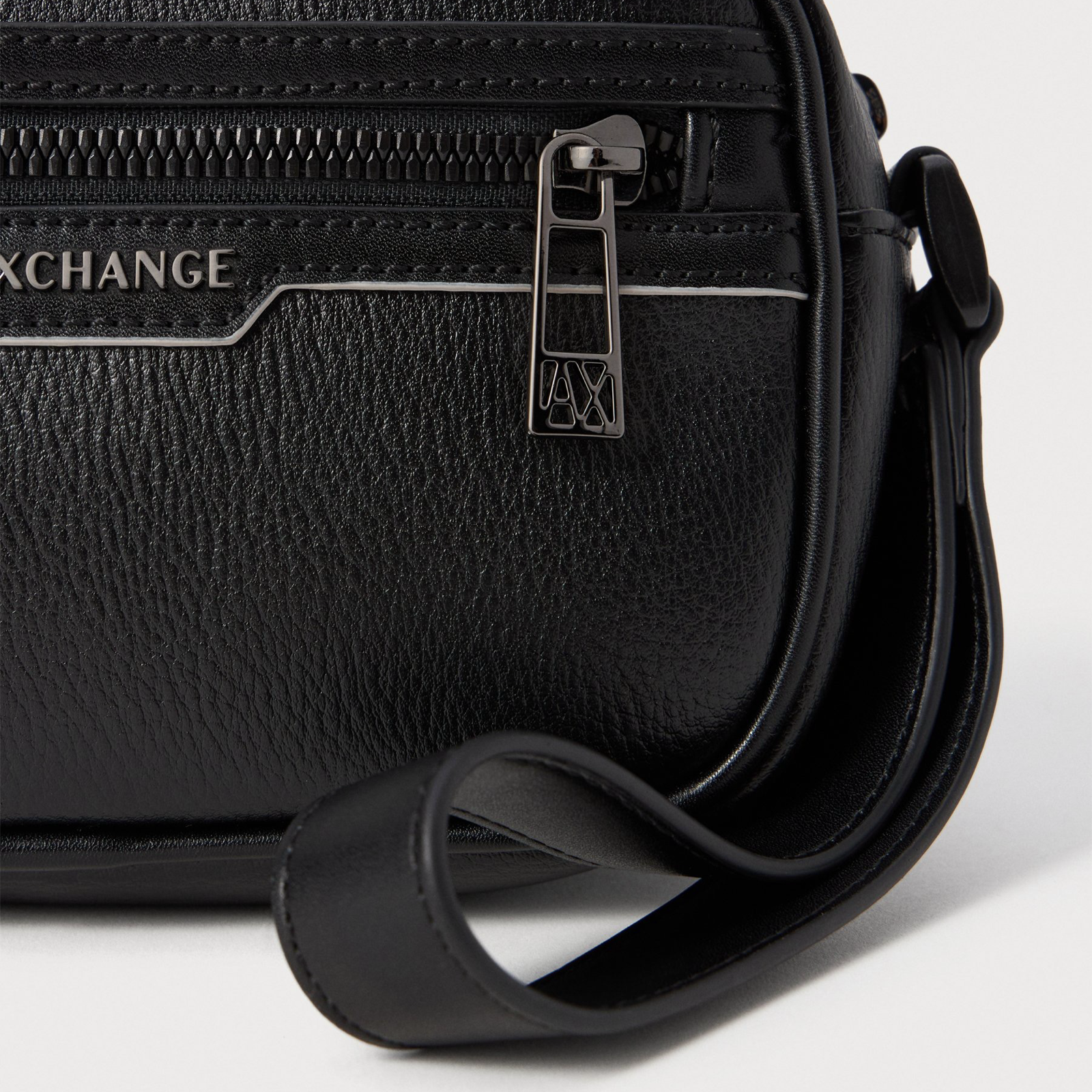 Мъжка клъч чанта Armani Exchange Men Clutch Bag XM002000 AF17205 Close-Up