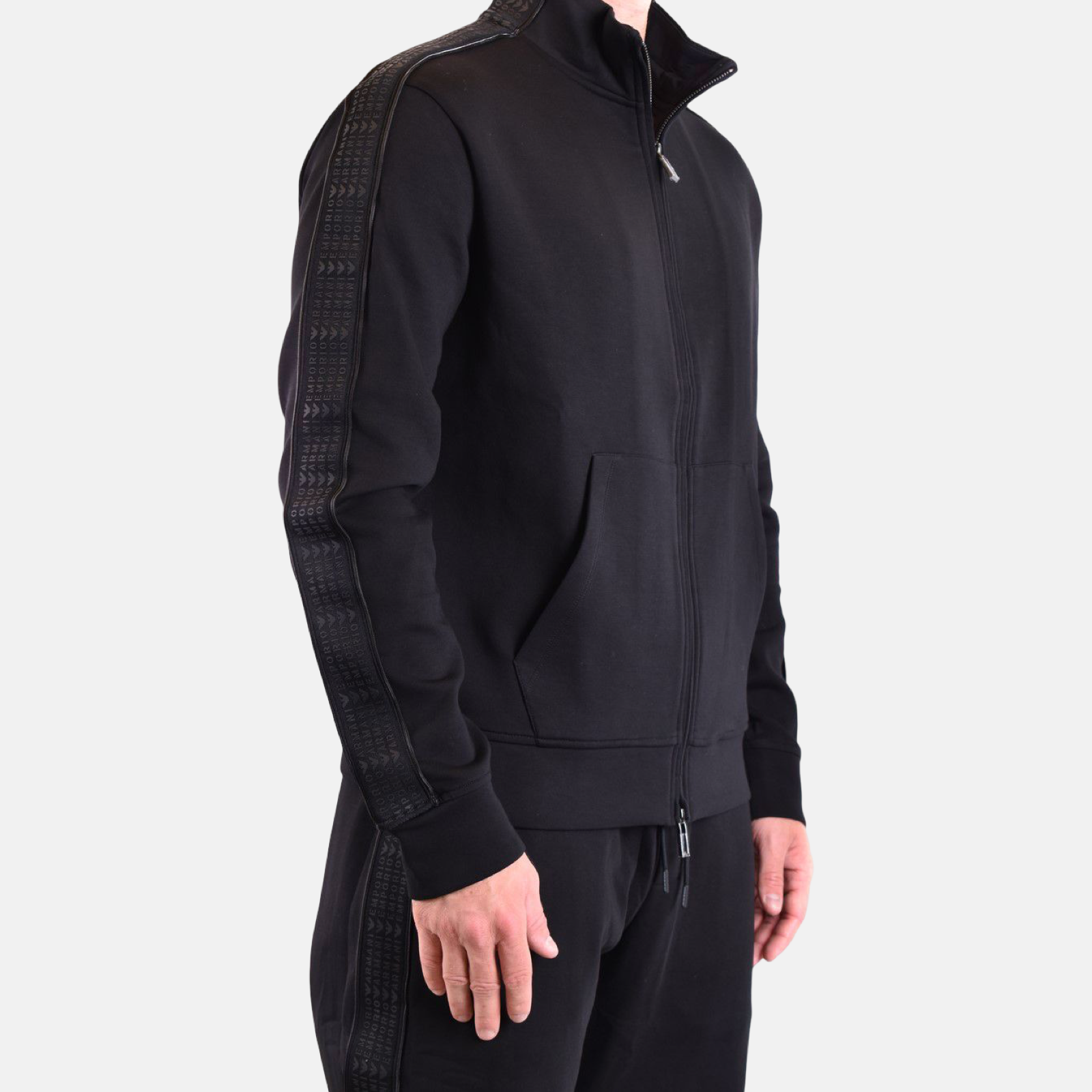 Мъжки черен суичър Emporio Armani
3R1MBA 1JHSZ Side View