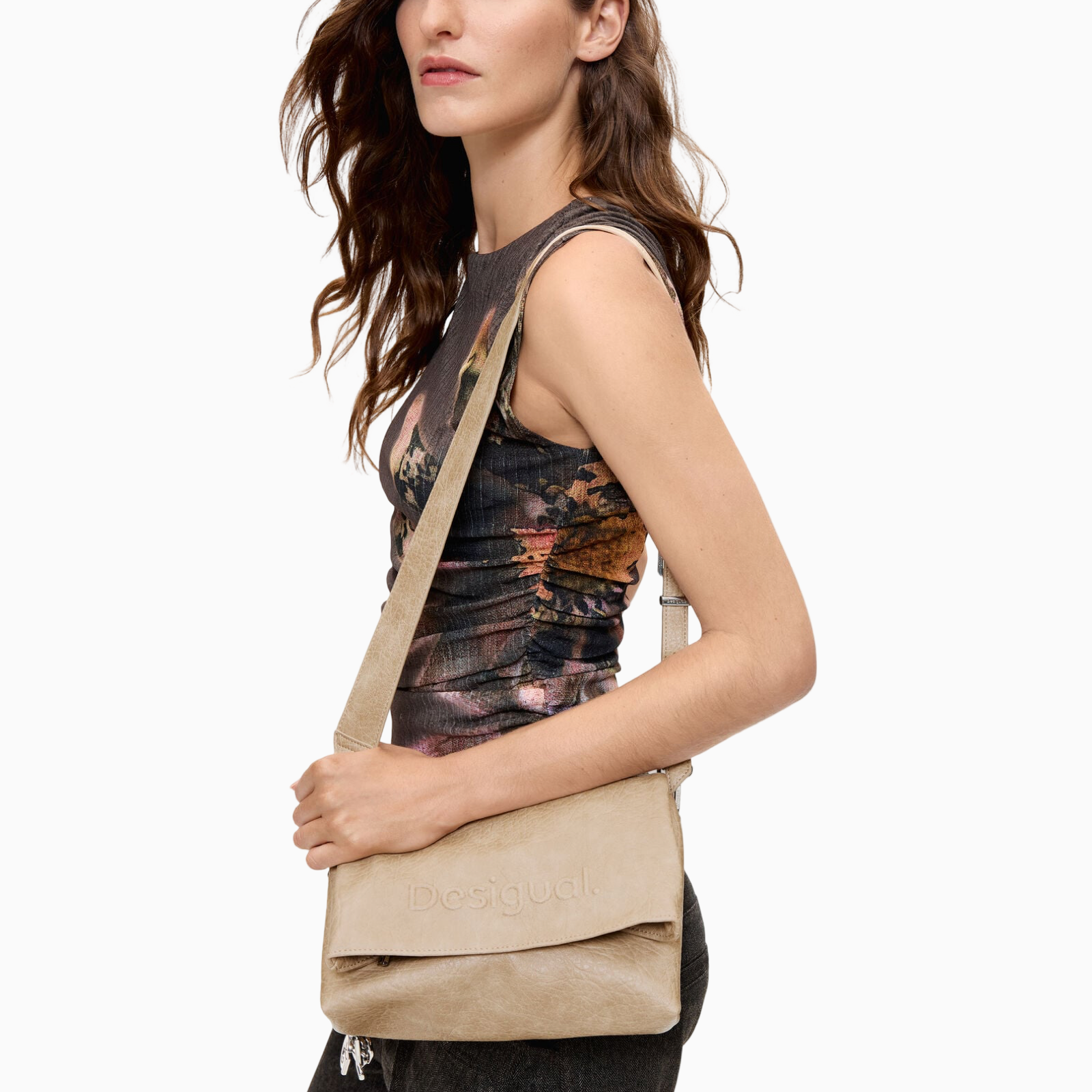 Дамсиа бежова чанта Desigual Women Crossbody Bag 26WAXP51 1008 Model View