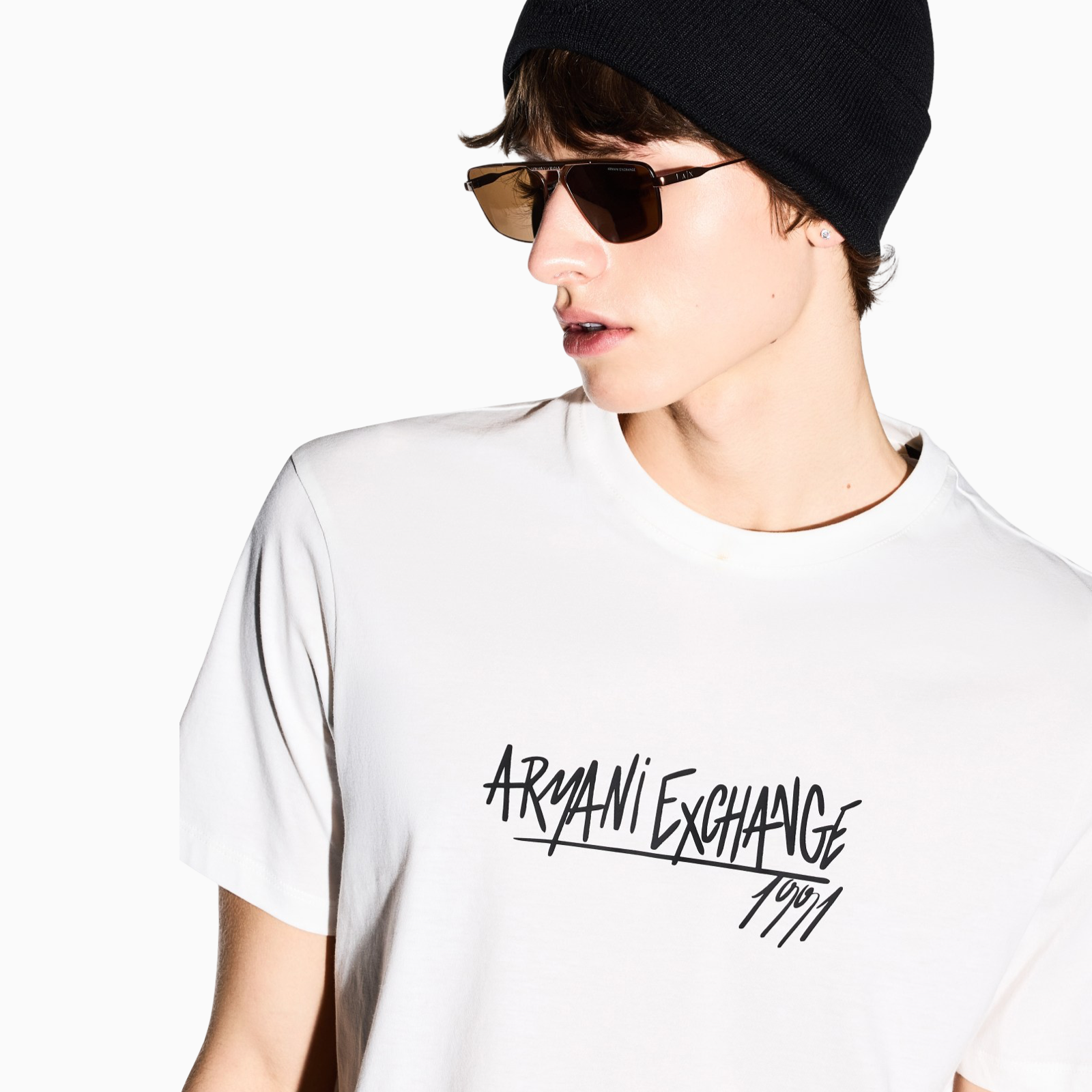 Мъжка бяла тениска Armani Exchange Men T-shirt XM002789 AF10356 U0009 Close-Up