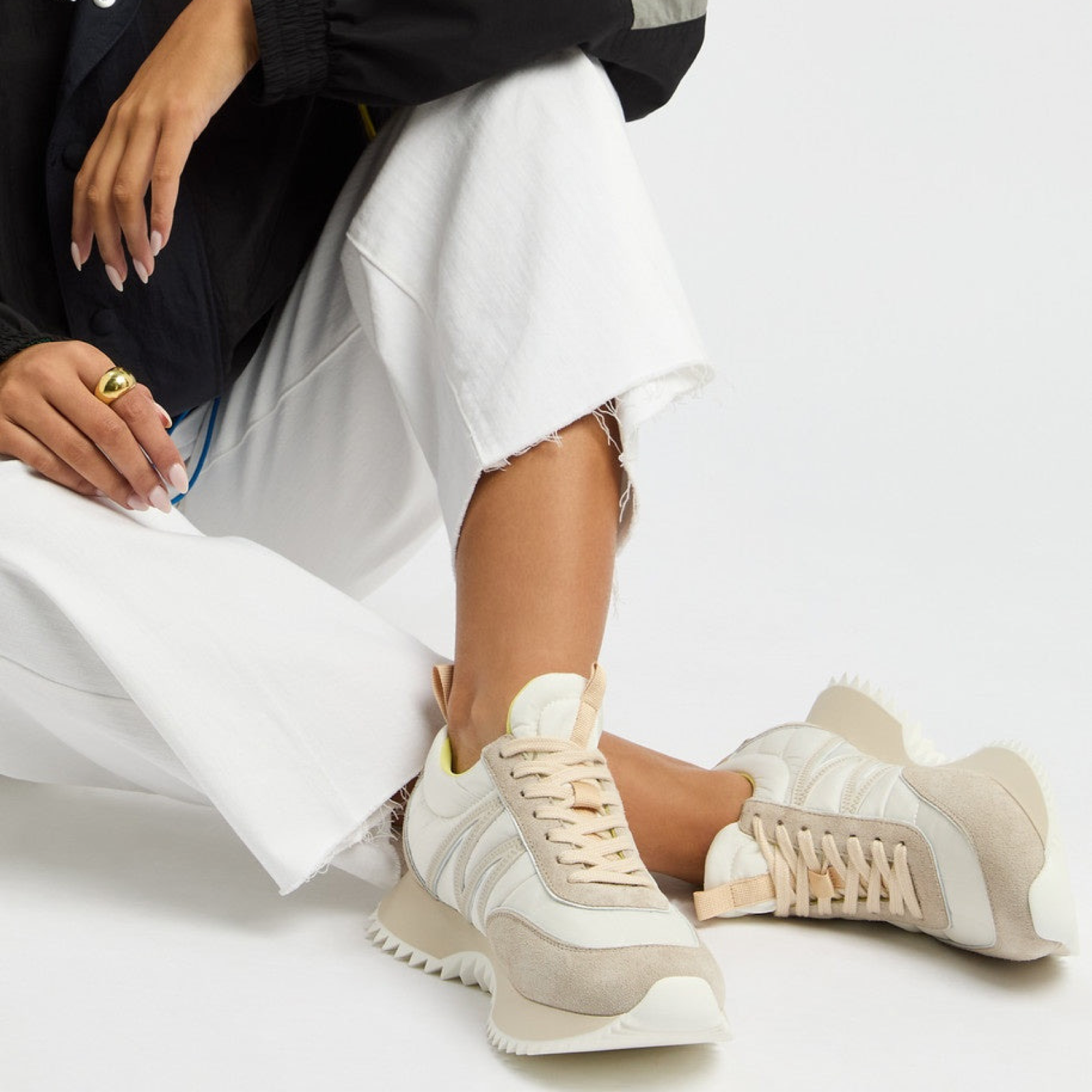 Дамски маратонки Women’s sneakers Moncler 4M00140M4156041 Model View