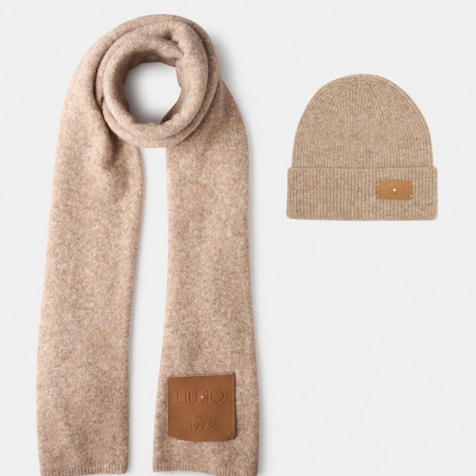 Дамски бежов комплект шапка и шал Liu Jo Women Hat and Scarf 2F5014 M0300 Front View