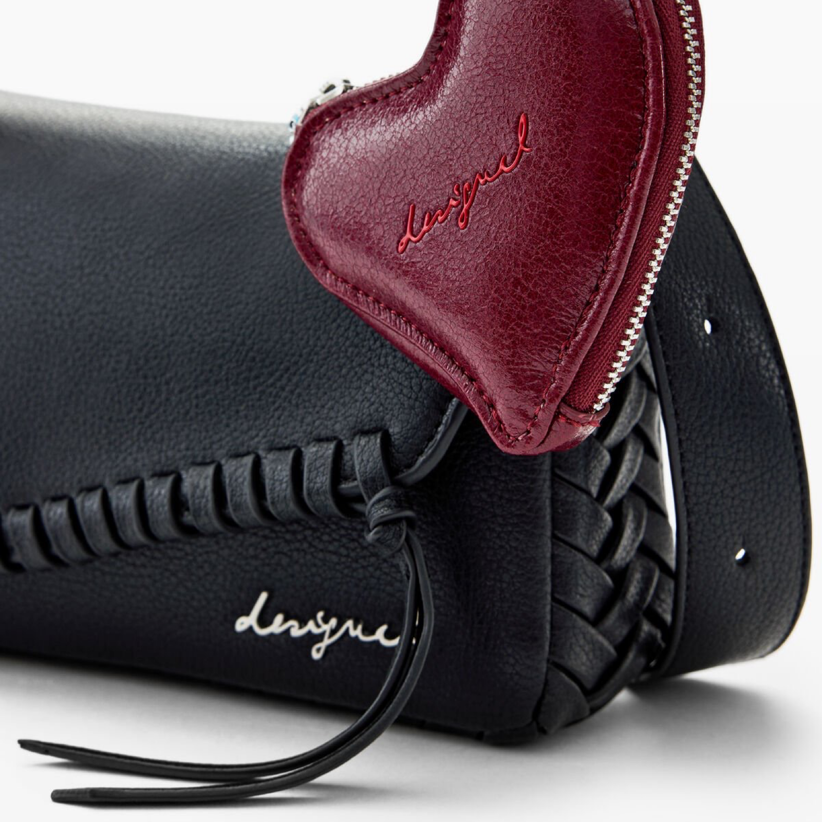 Дамска чанта Desigual Women Handbag 26SAXP45 2000U Close-Up