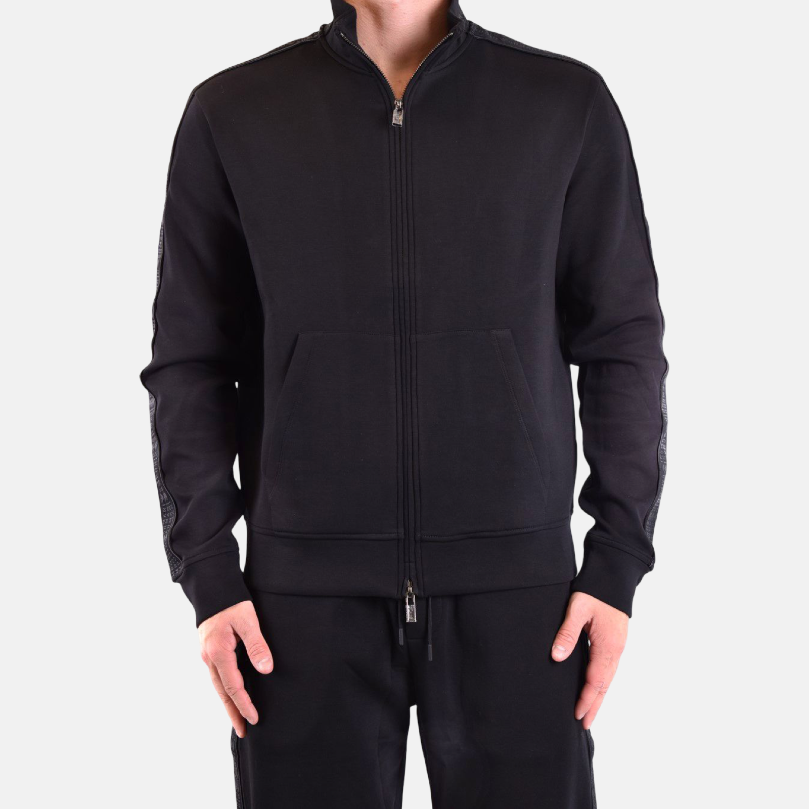 Мъжки черен суичър Emporio Armani
3R1MBA 1JHSZ Front View