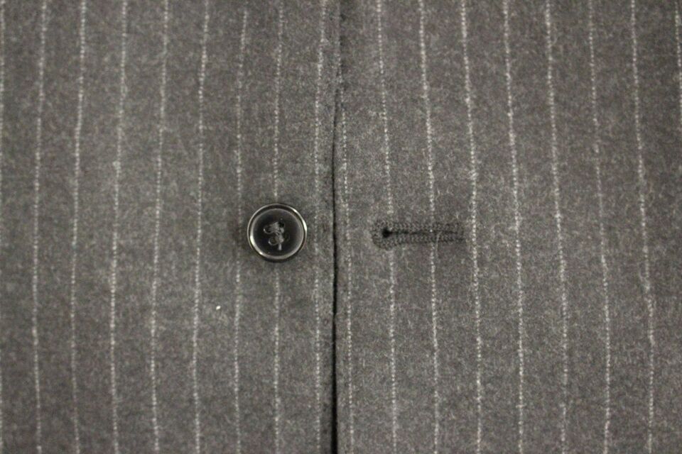 Елегантна вълнена жилетка на сиви райета Dolce & Gabbana