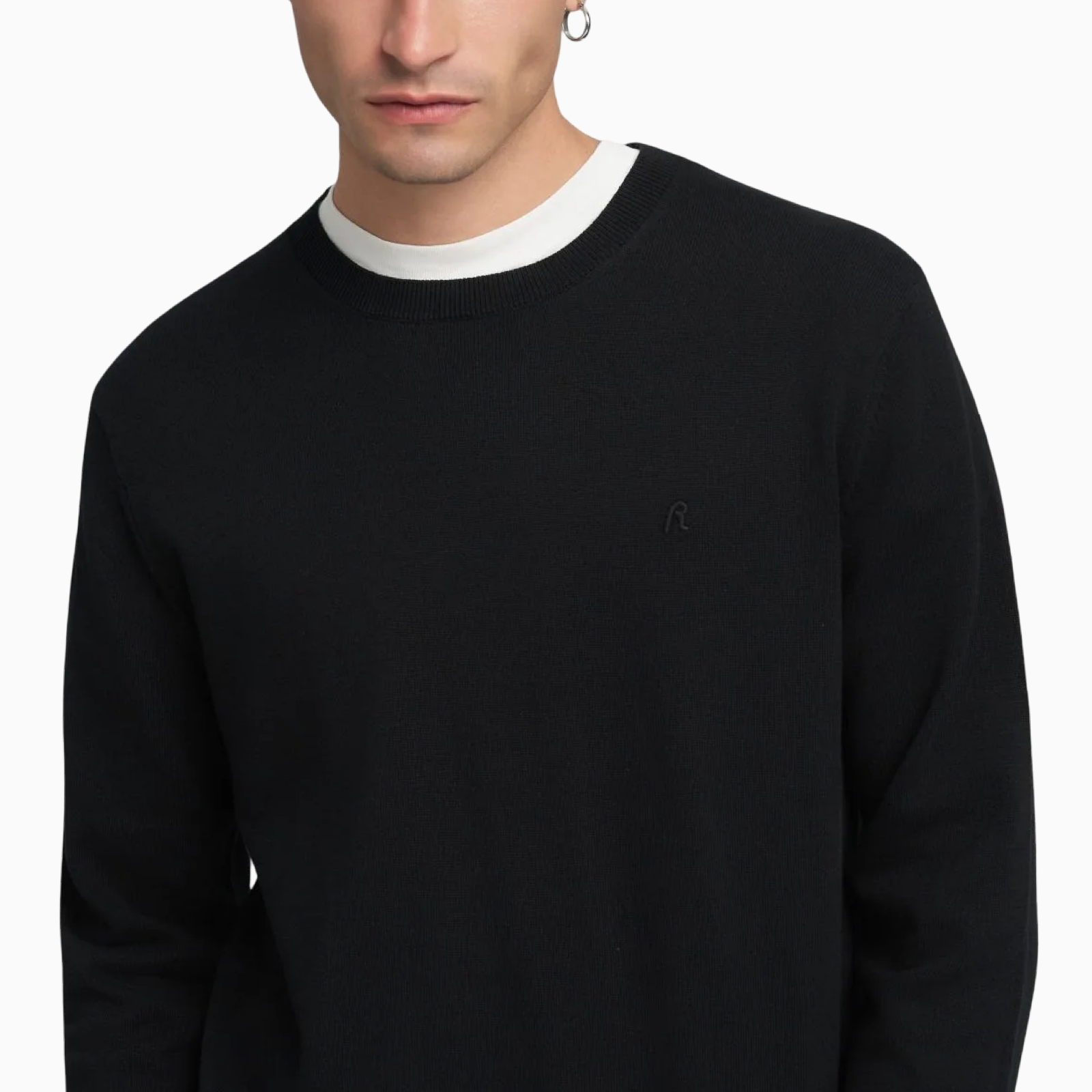 Мъжки черен пуловер Replay Men Sweater UK4851.000.G22578 Close-Up