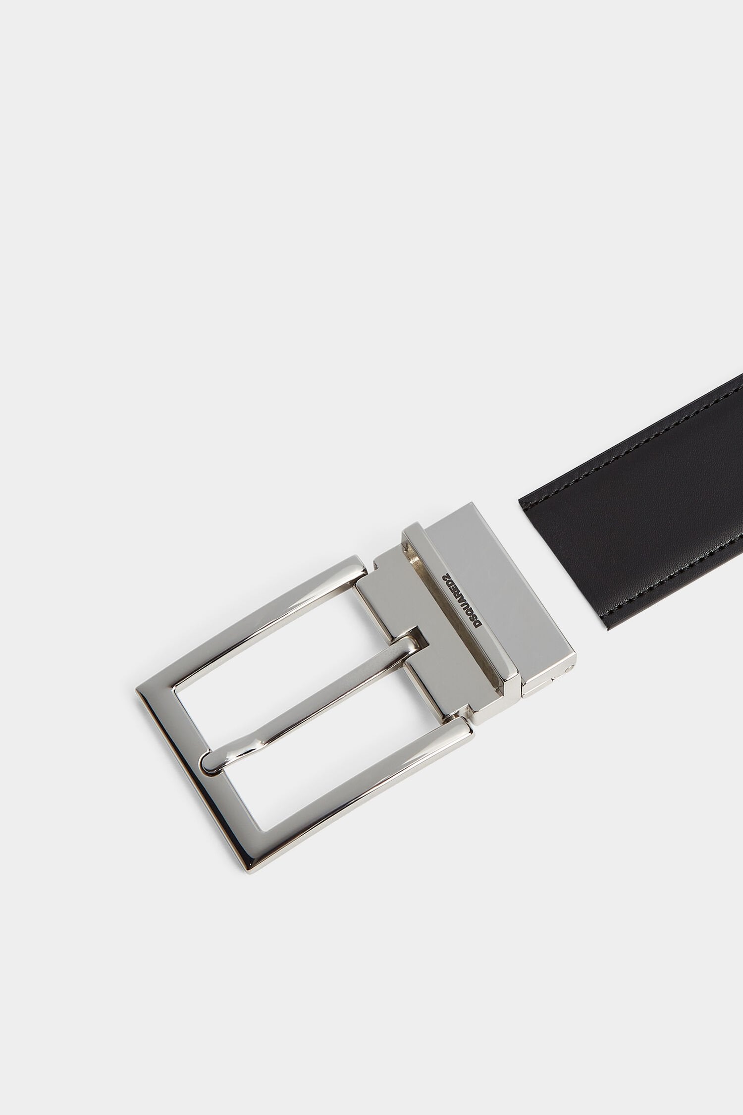 Подаръчен комплект колан с 2 катарами Men’s luxury gift box 2 buckles belt Dsquared2 GBM000212900001M1510UN Black