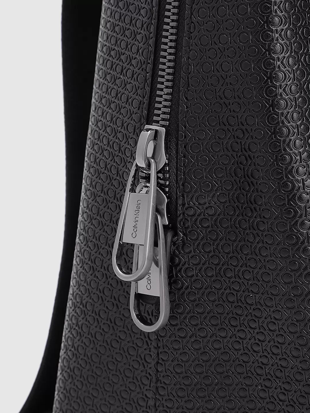 Мъжка раница Men’s rucksack Calvin Klein
K50K510802 Black zip view