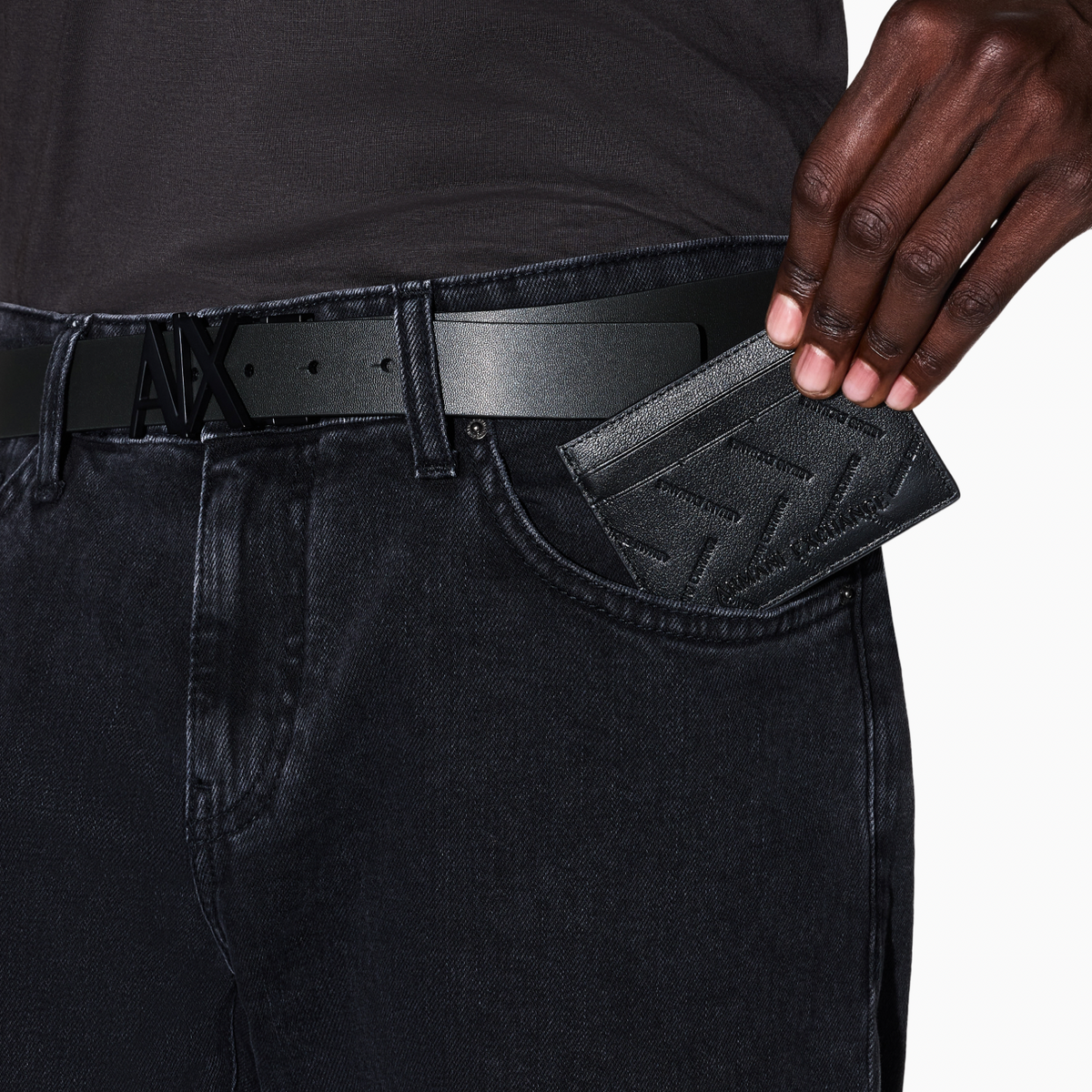 Мъжки кардхолдър Armani Exchange Men Cardholder XM000169 AF27287 UC001 Hand View