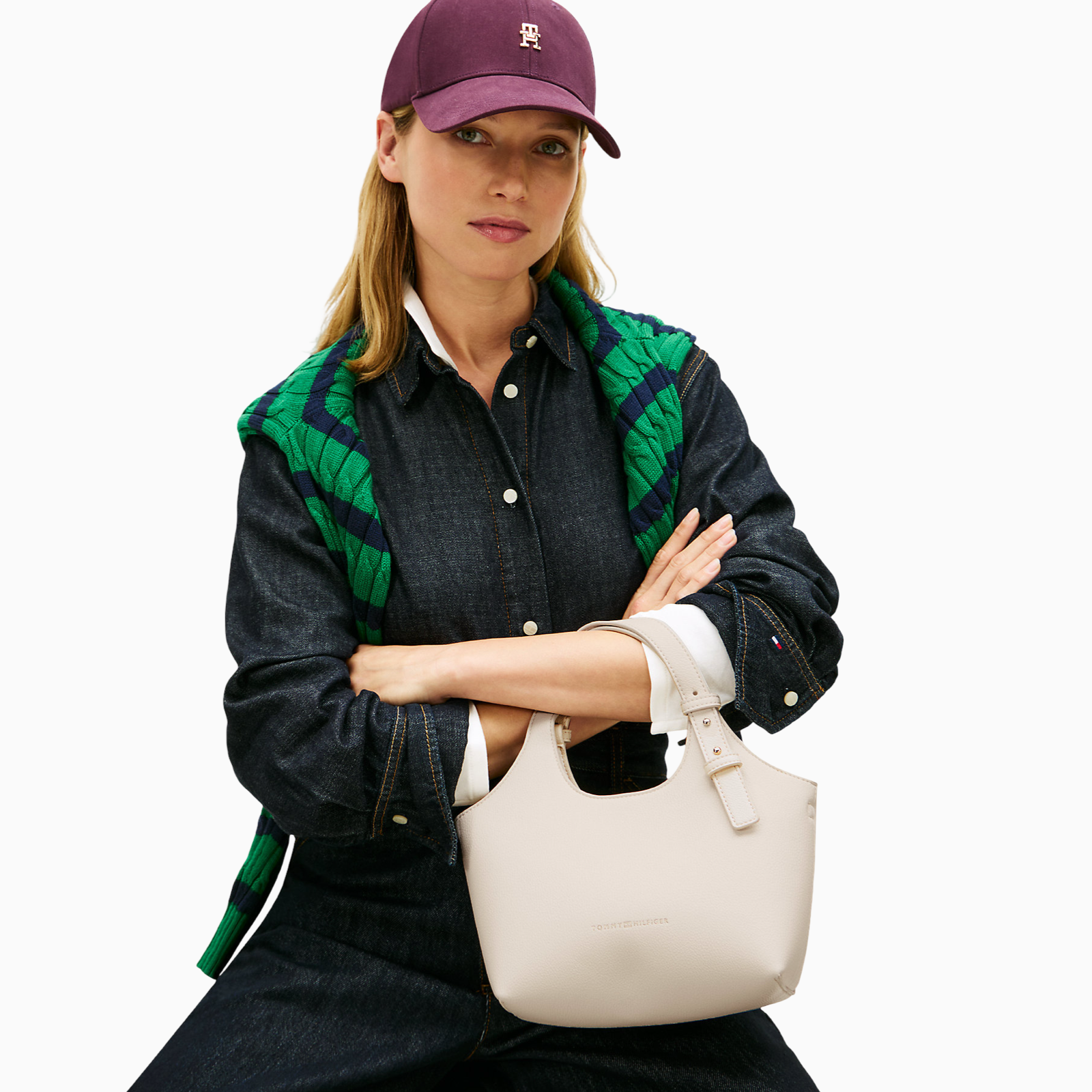 Дамска чанта Tommy Hilfiger Women Mini Tote Bag AW0AW18281 AEO Model View