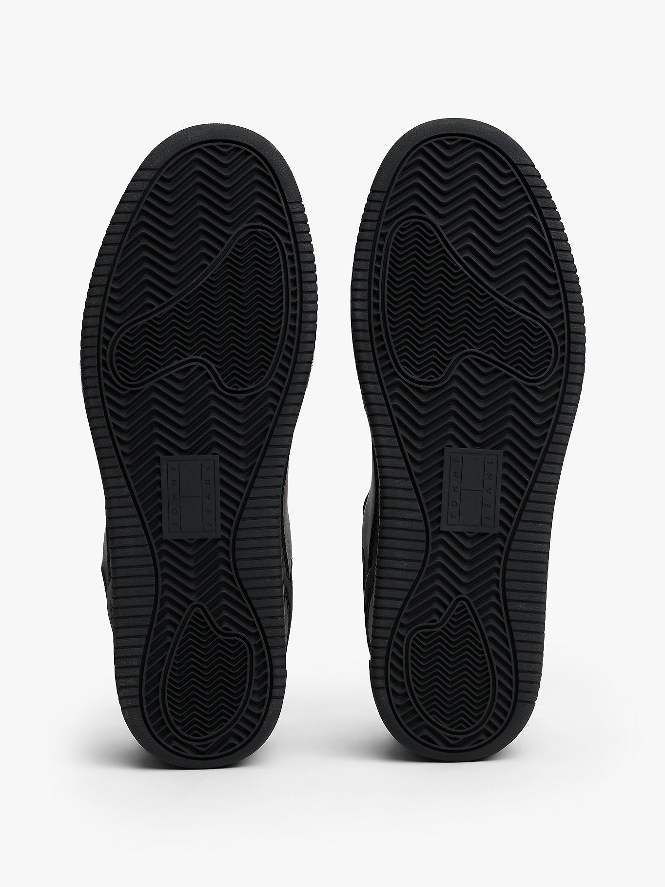 Дамски кецове Women’s sneakers Tommy Hilfiger EN0EN02839BDS Black outsole view