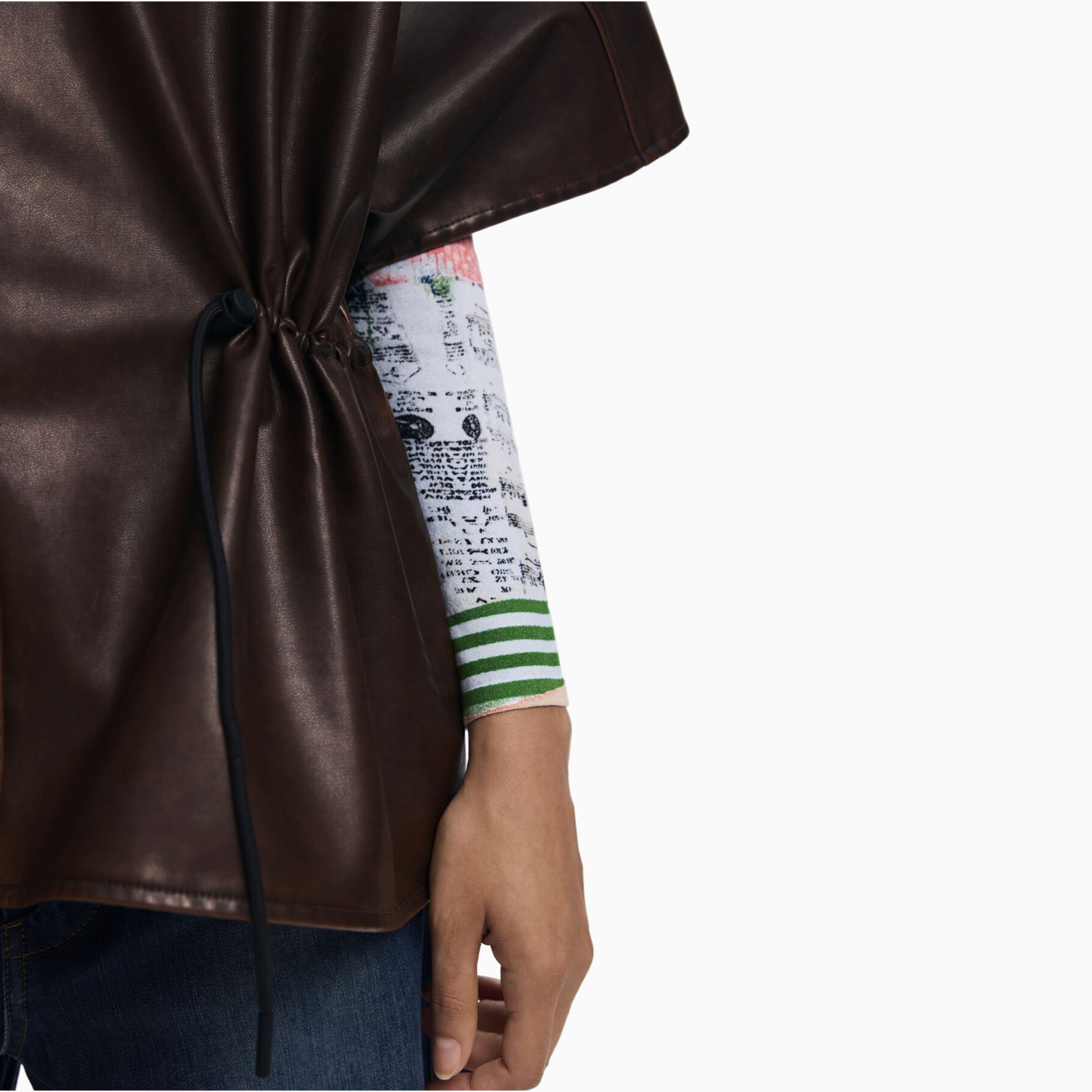 Дамски пончо Desigual Women Poncho
25WAIP03 Close-Up