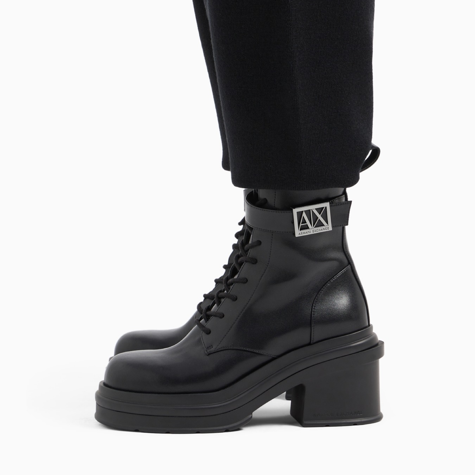 Дамски боти Armani Exchange Women Boots XDN034 XV586 Model View