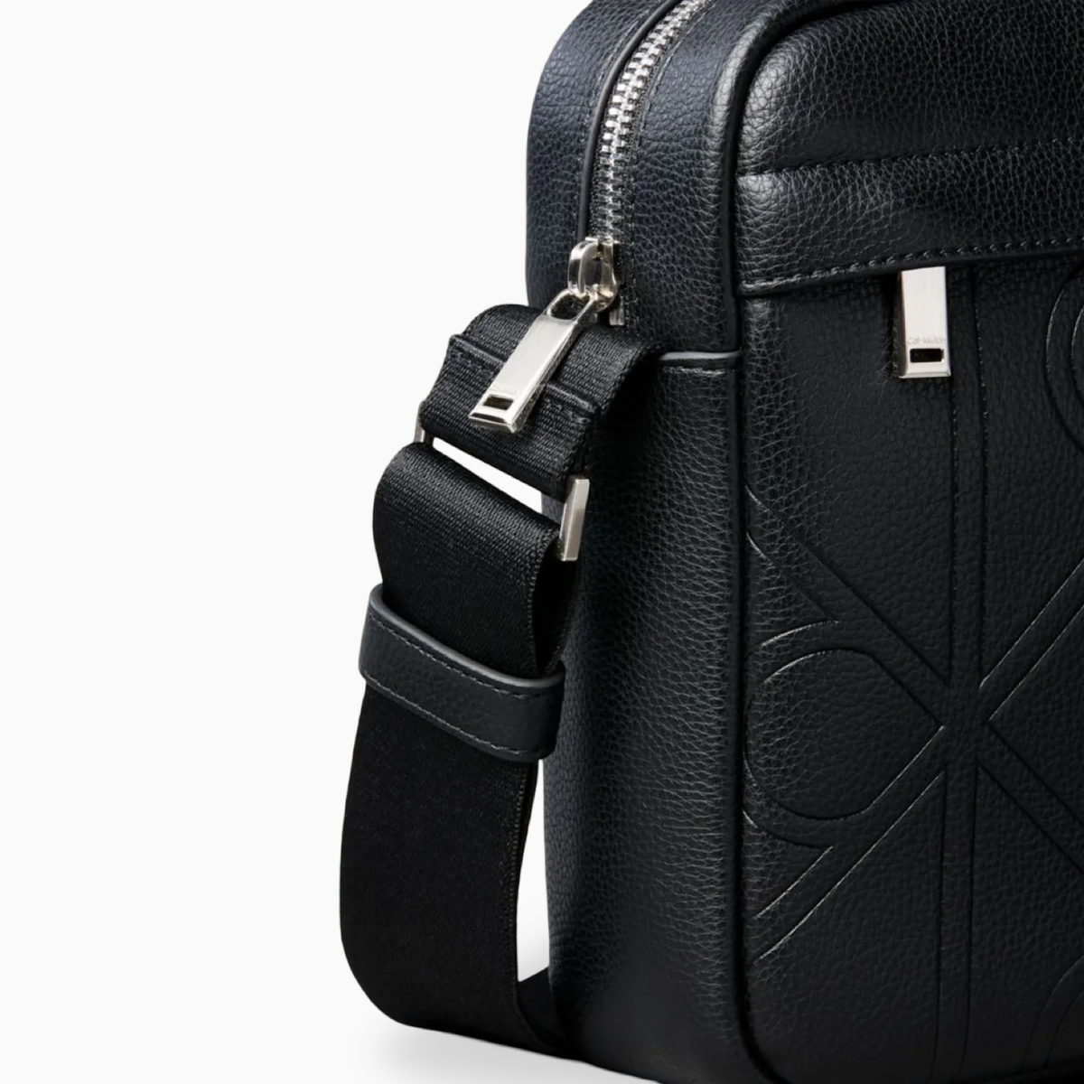Мъжка чанта Calvin Klein Men Crossbody Bag Мъжка чанта Calvin Klein Men Crossbody Bag LV04D3500G UB1 Side View