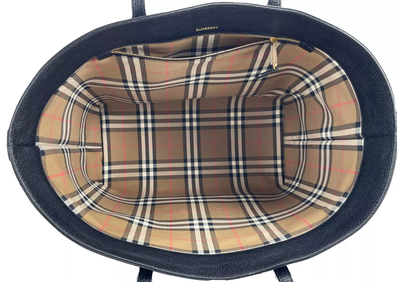 Среднозърнеста кожена черна чанта Burberry Портмоне