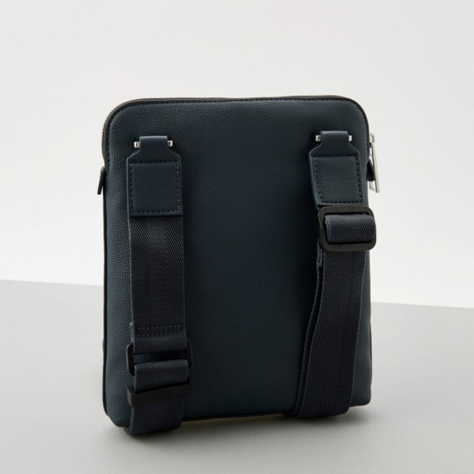 Мъжка синя чанта Boss Bag 50536477 Back View