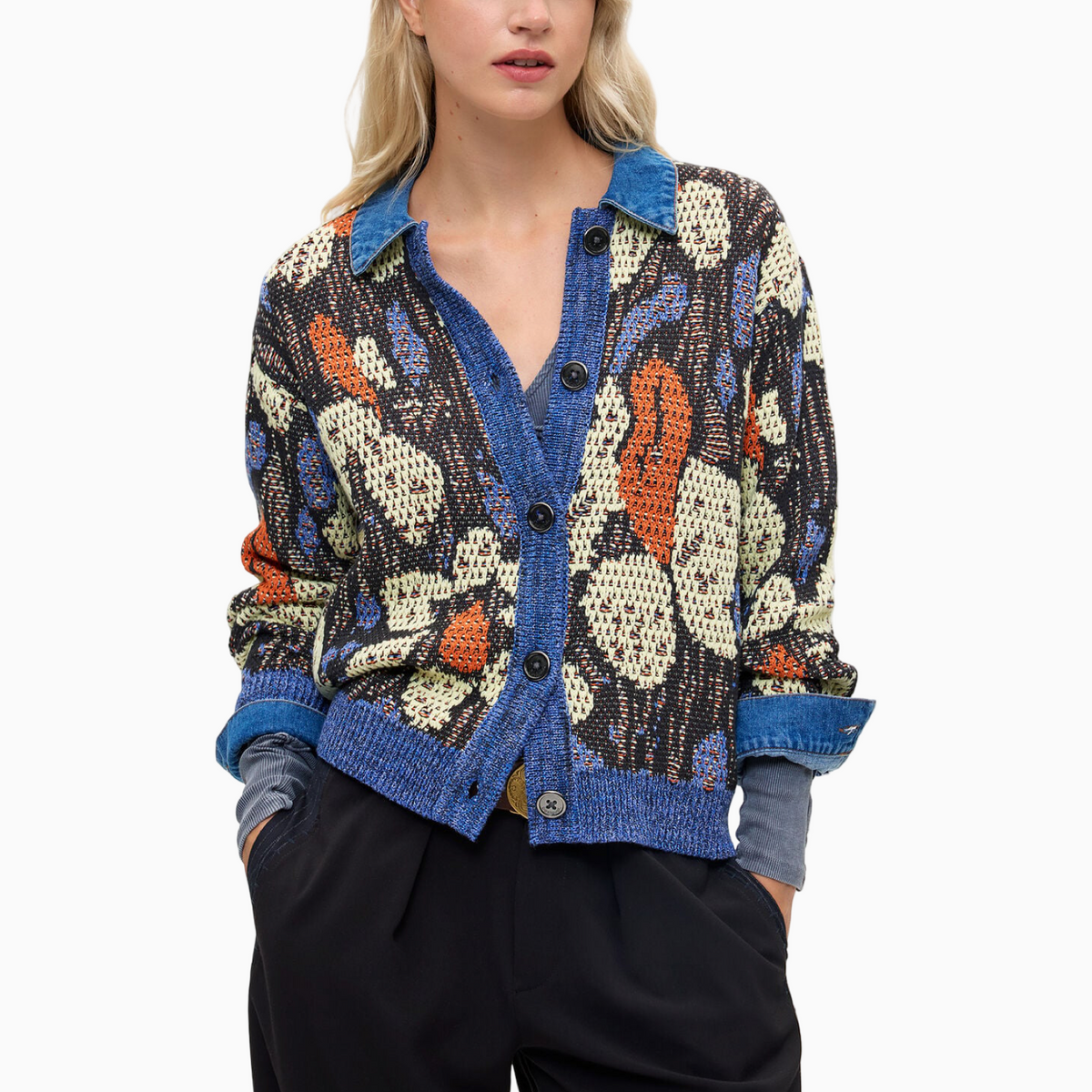 Дамска жилетка Desigual Women Cardigan 26WWJF47 5008 Front View