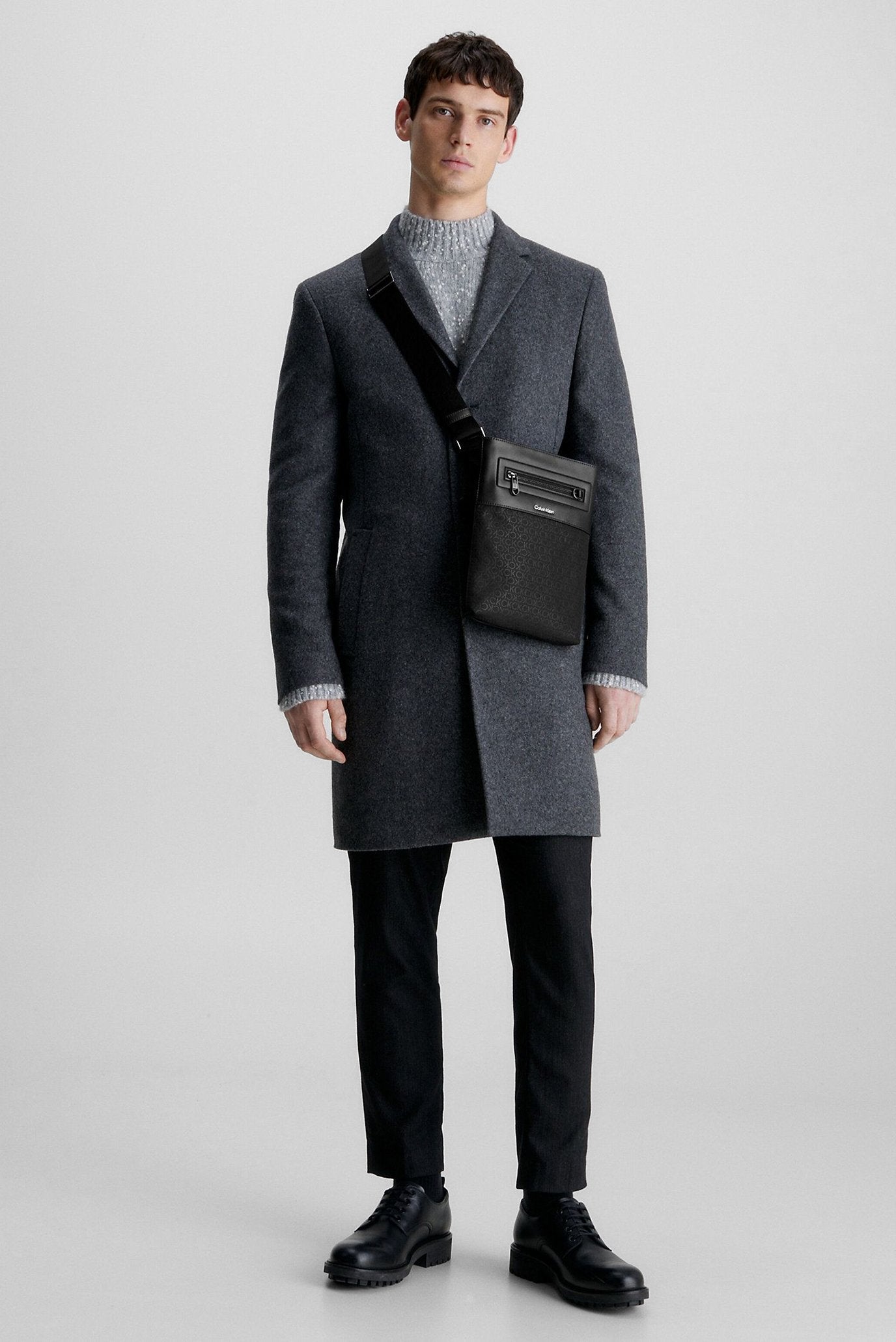 Мъжка чанта Men’s crossbody bag Calvin Klein K50K510823 Black lifestyle view