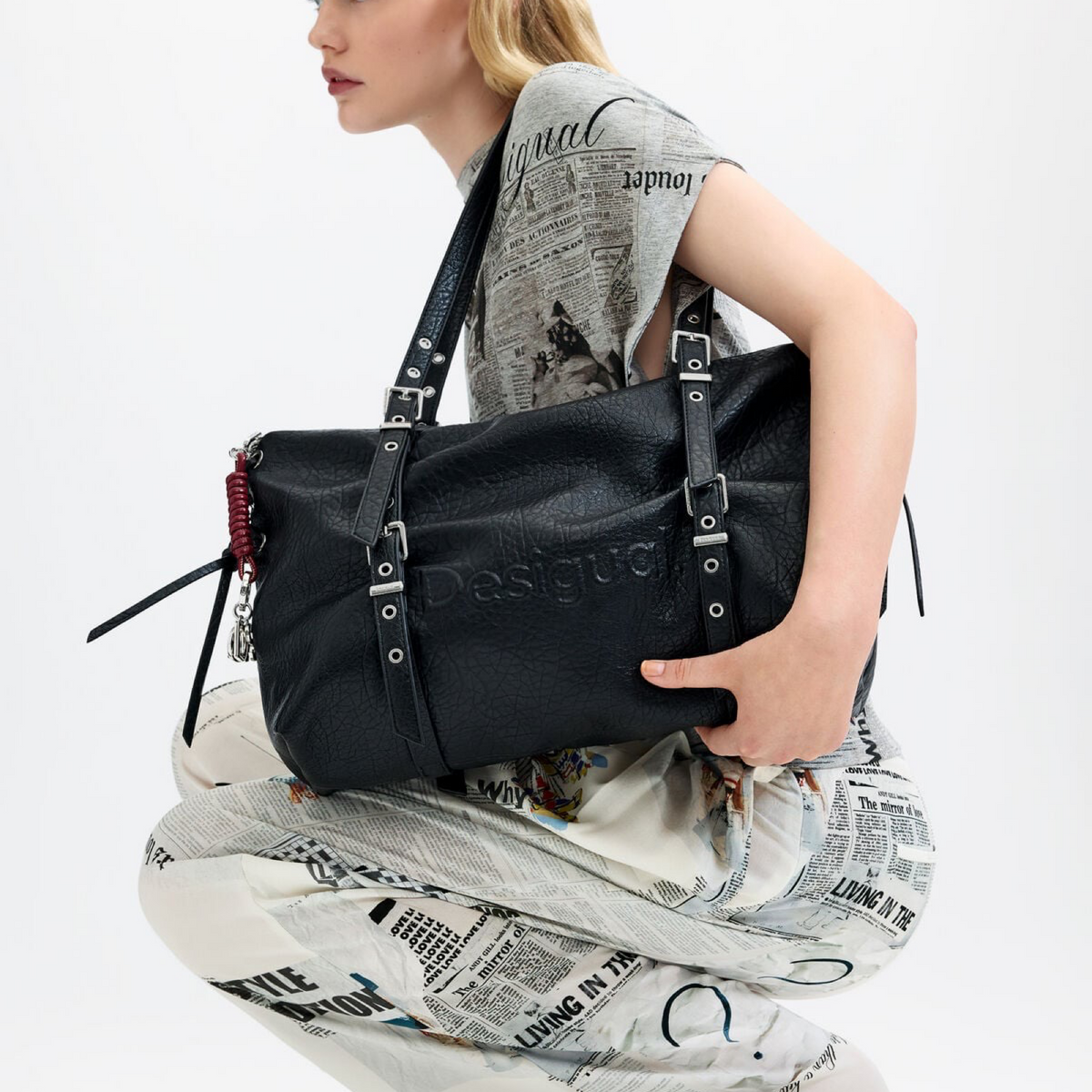 Дамска чанта Desigual Women Shopping Bag 26WAXP06 2000 Hand View