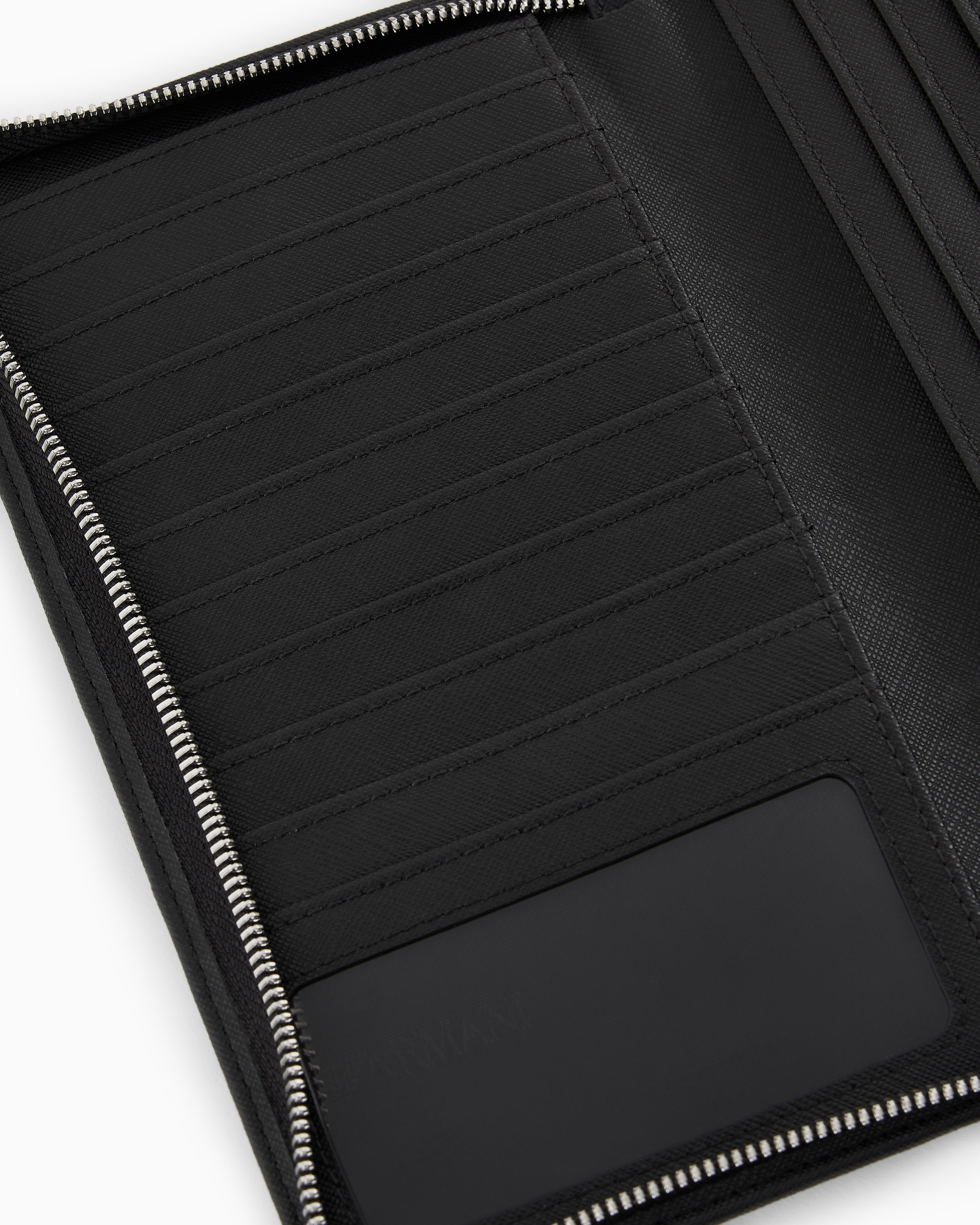 Мъжко клъч портмоне Emporio Armani
EM000987 AF13805 UC001 Close-Up