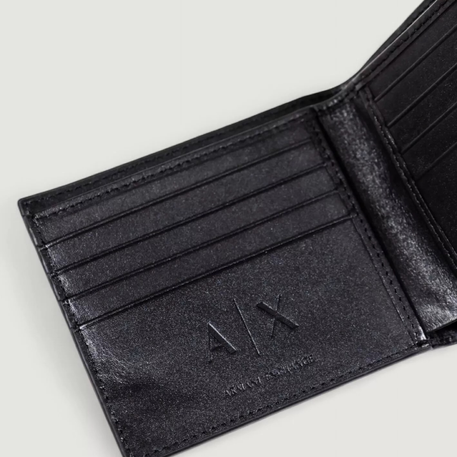 Мъжки портфейл Armani Exchange Wallet XM000167 AF19502 Inside View