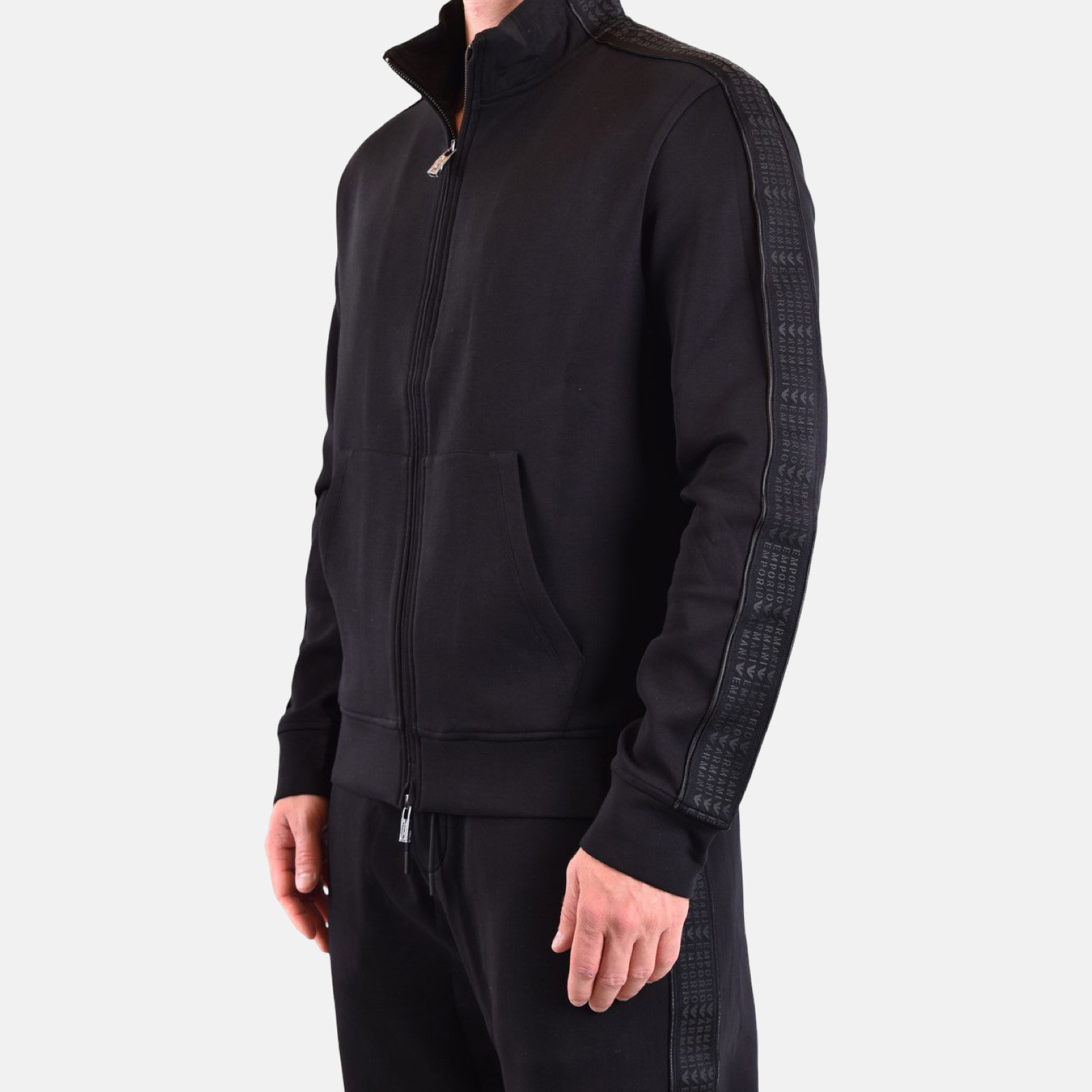 Мъжки черен суичър Emporio Armani
3R1MBA 1JHSZ Side View
