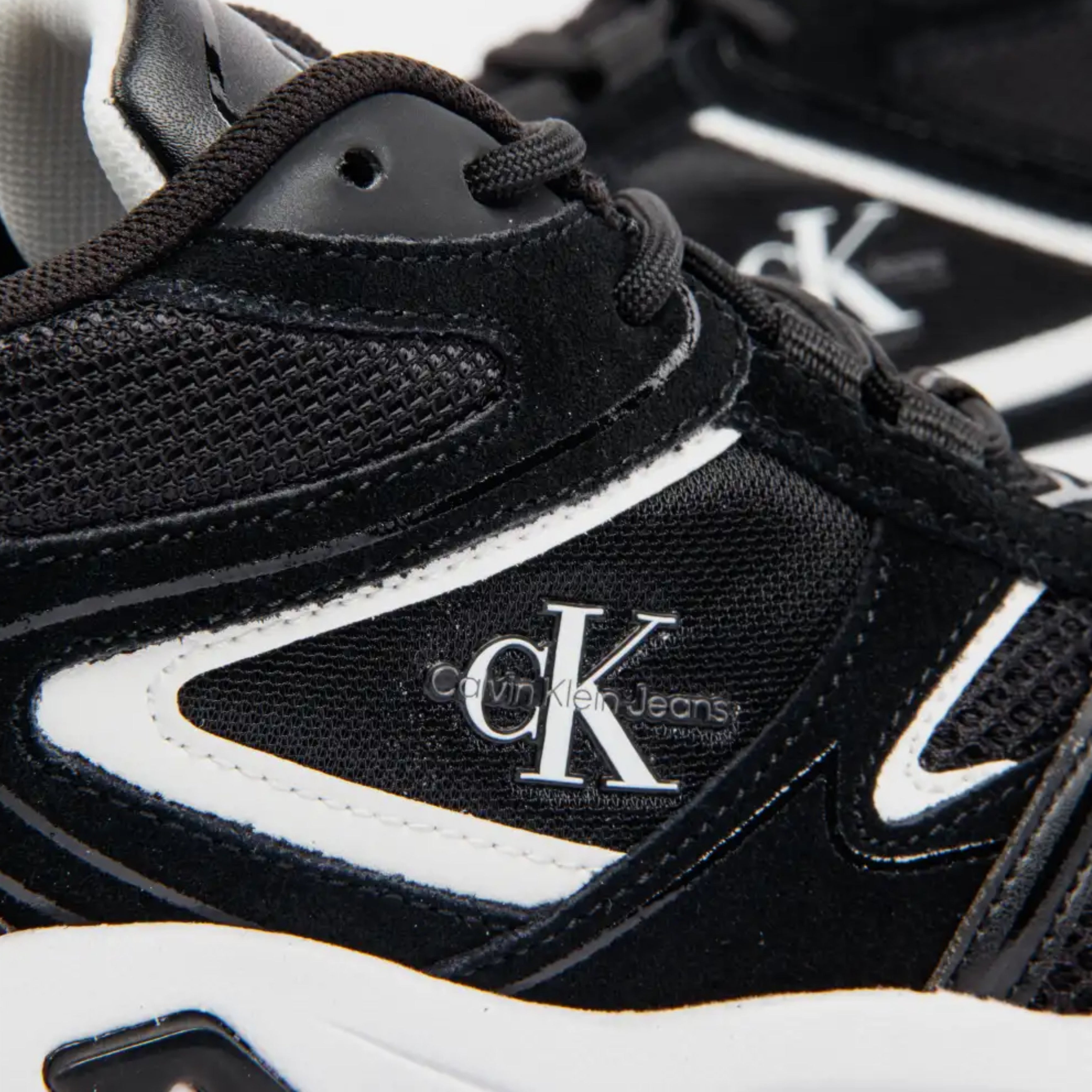 Men’s Retro Tennis Su-Mesh Sneakers Calvin Klein YM0YM00589 Black Detail logo view