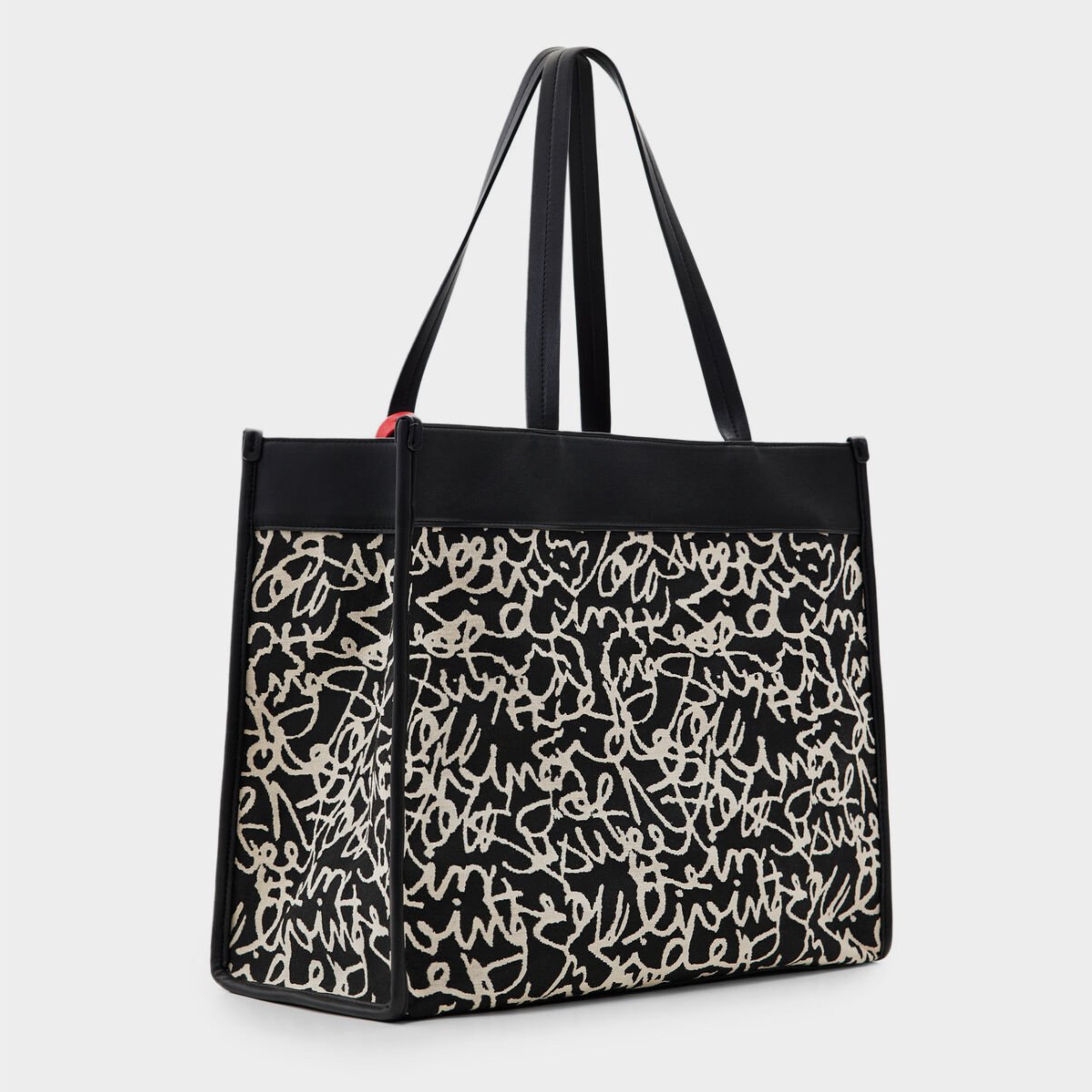 Дамска чанта с червено сърце Women’s midsize canvas tote bag Desigual
23WAXA48 2000U Black