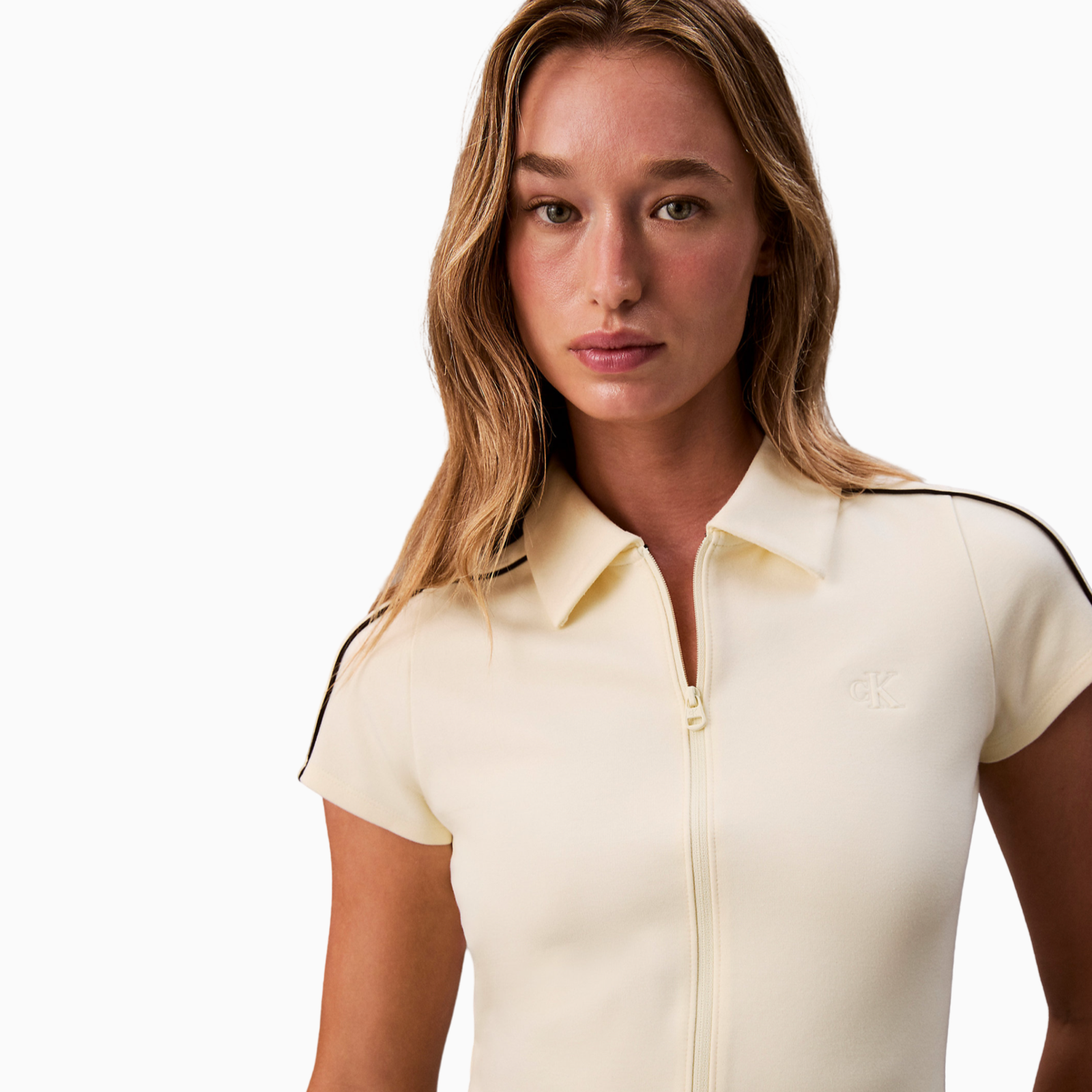 Дамска поло тениска Calvin Klein Jeans Women Tech Knit Cropped Polo LV047E212G 2EW Close-Up
