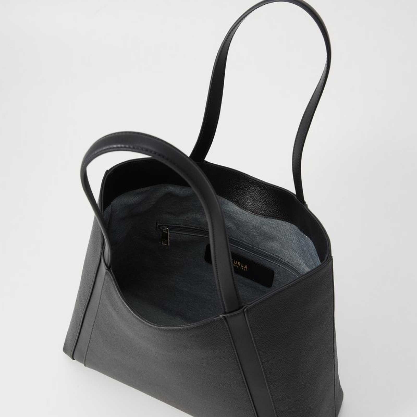 Дамска чанта Furla Goccia L Tote Bag WB01788 BX3353 O6000 Inside View