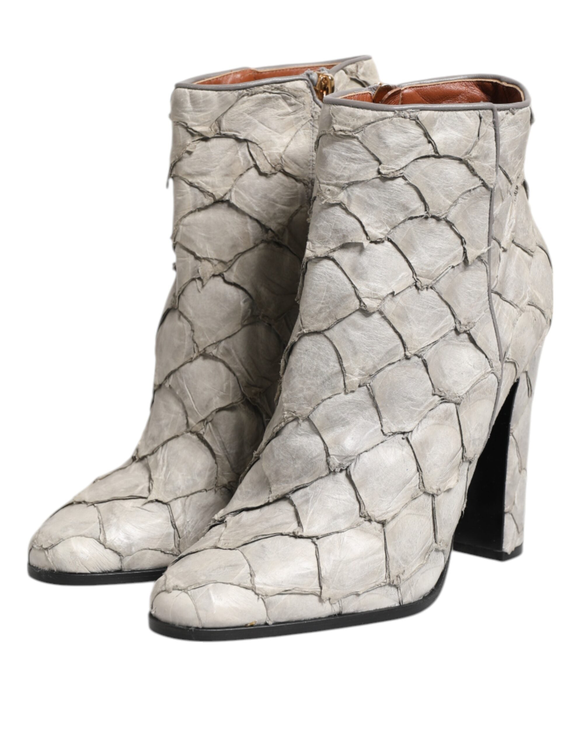 Дамски боти от естествена кожа на ток Women’s heels ankle boots DOLCE & GABBANA angled view