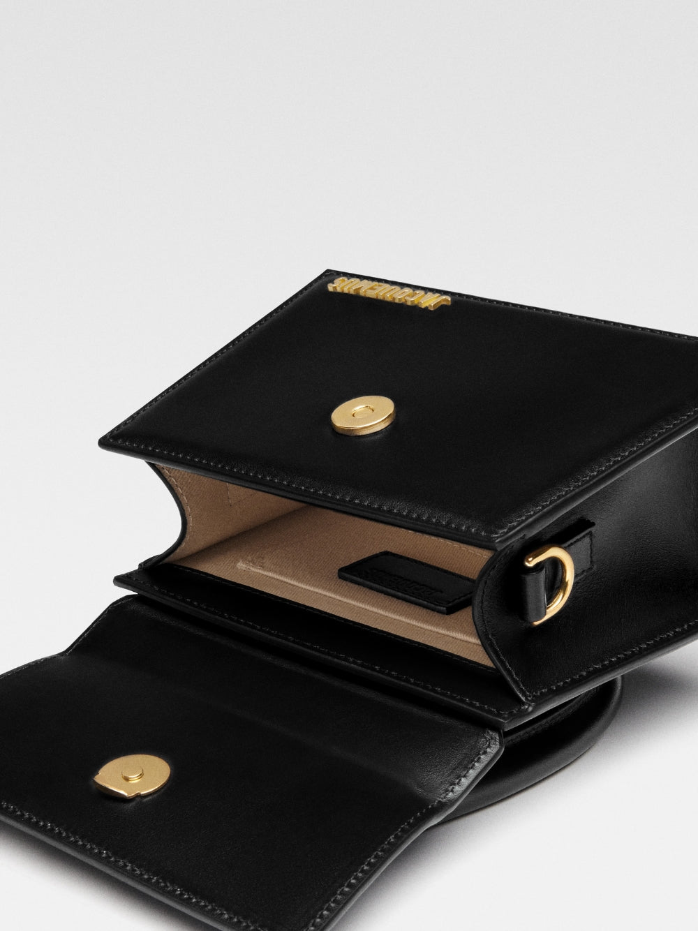 Jacquemus Le Chiquito Moyen Black Bag BAW00002BC01C01990 Inside View