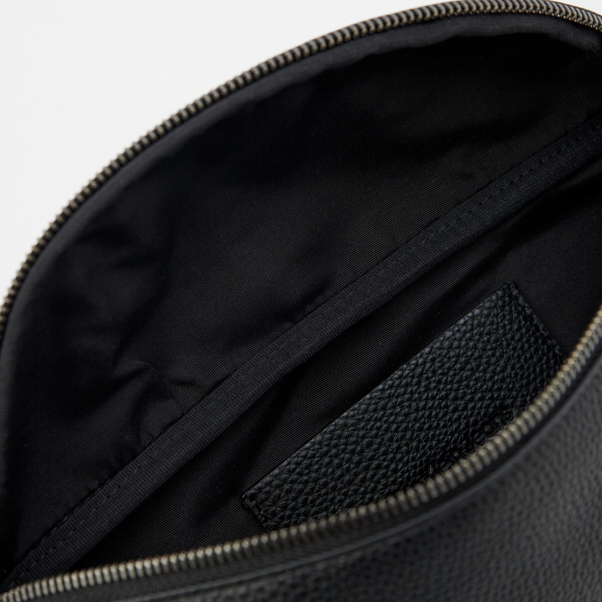 Мъжка чанта за кръста Calvin Klein Men Waist Bag K50K512558 BEH Inside View