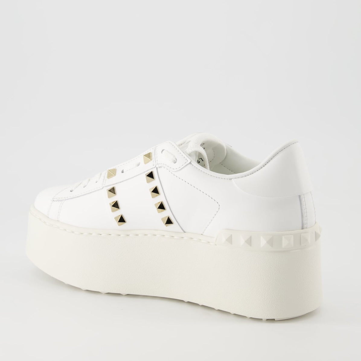 Дамски кецове на платформа Women’s platform sneakers Valentino Garavani Rockstud
8W2S0GG8BHS0BO medial view